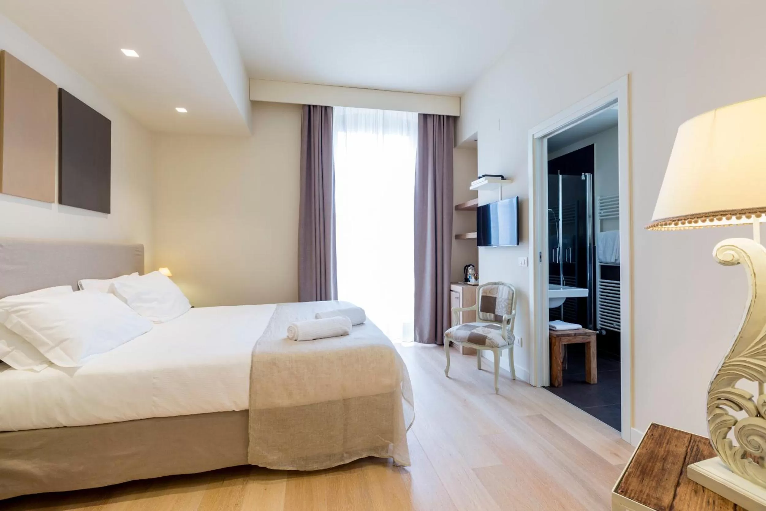 Photo of the whole room, Bed in Hotel 900