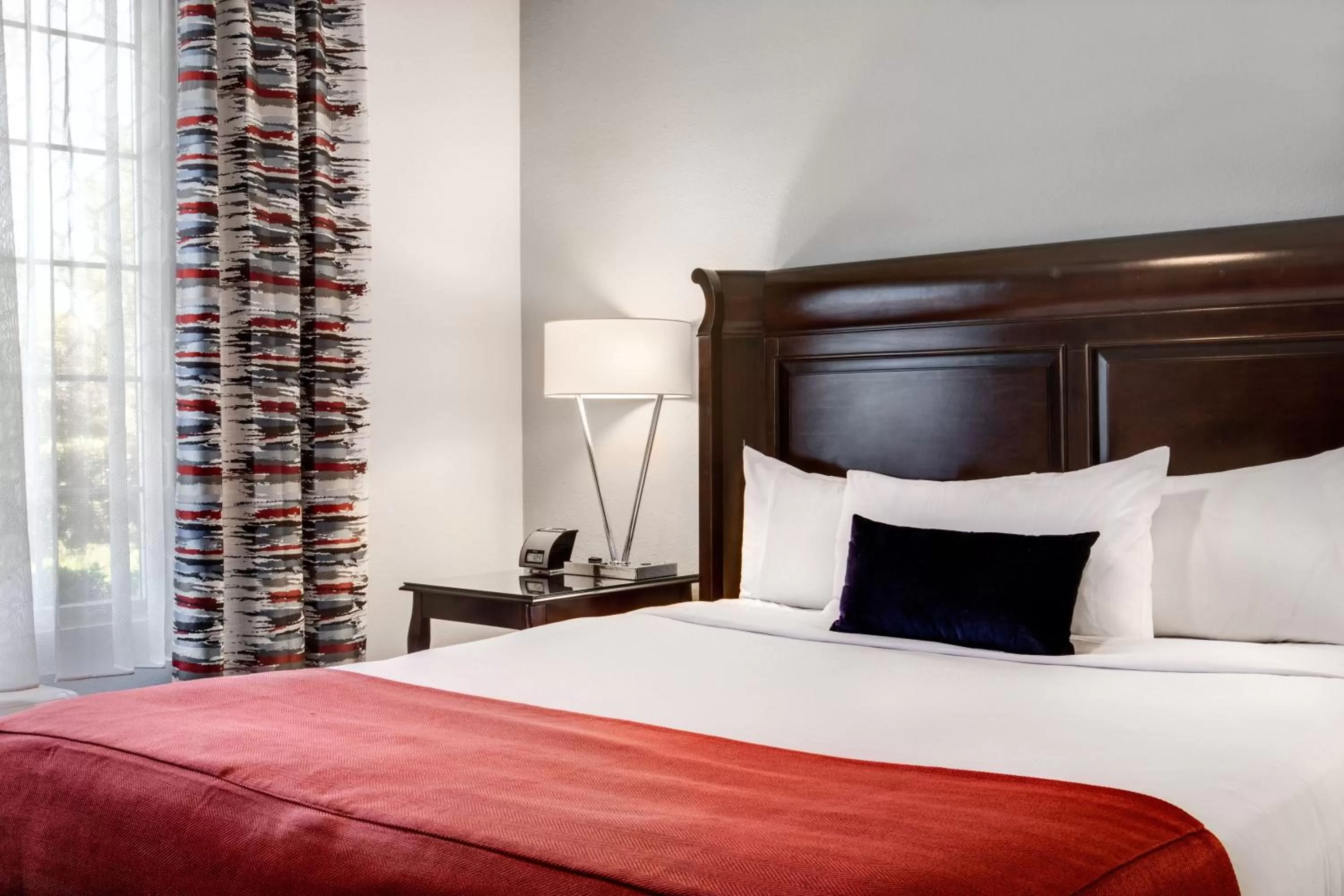 Bed in Ayres Suites Mission Viejo - Lake Forest