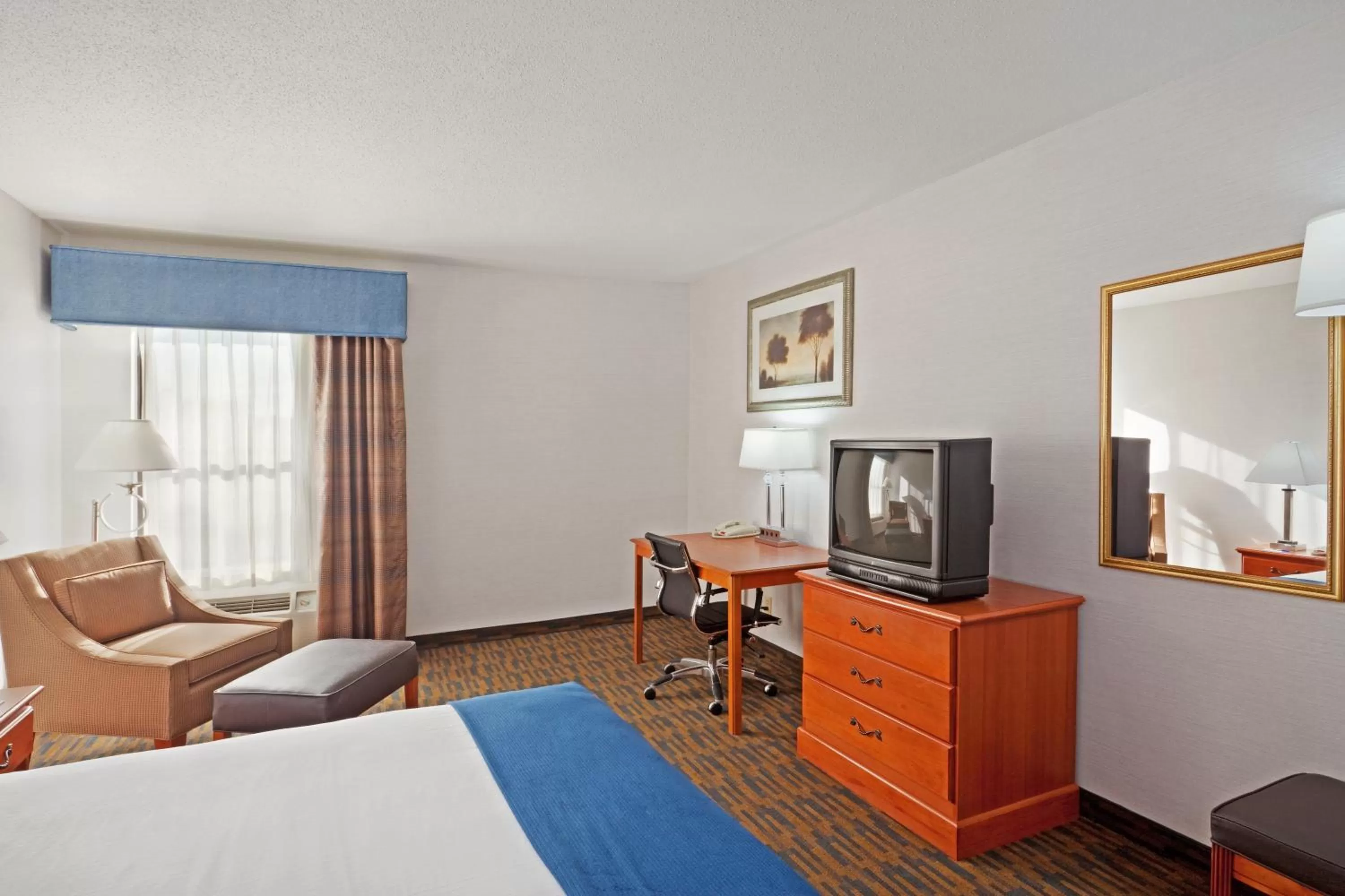 Photo of the whole room, Bed in Best Western North Attleboro - Providence Beltway