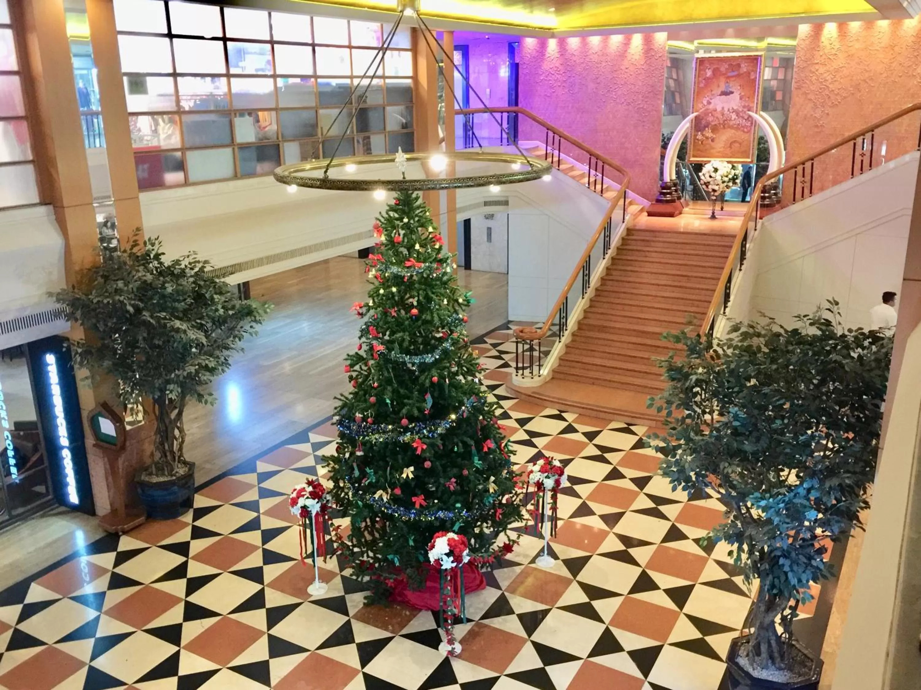 Facade/entrance in Indra Regent Hotel