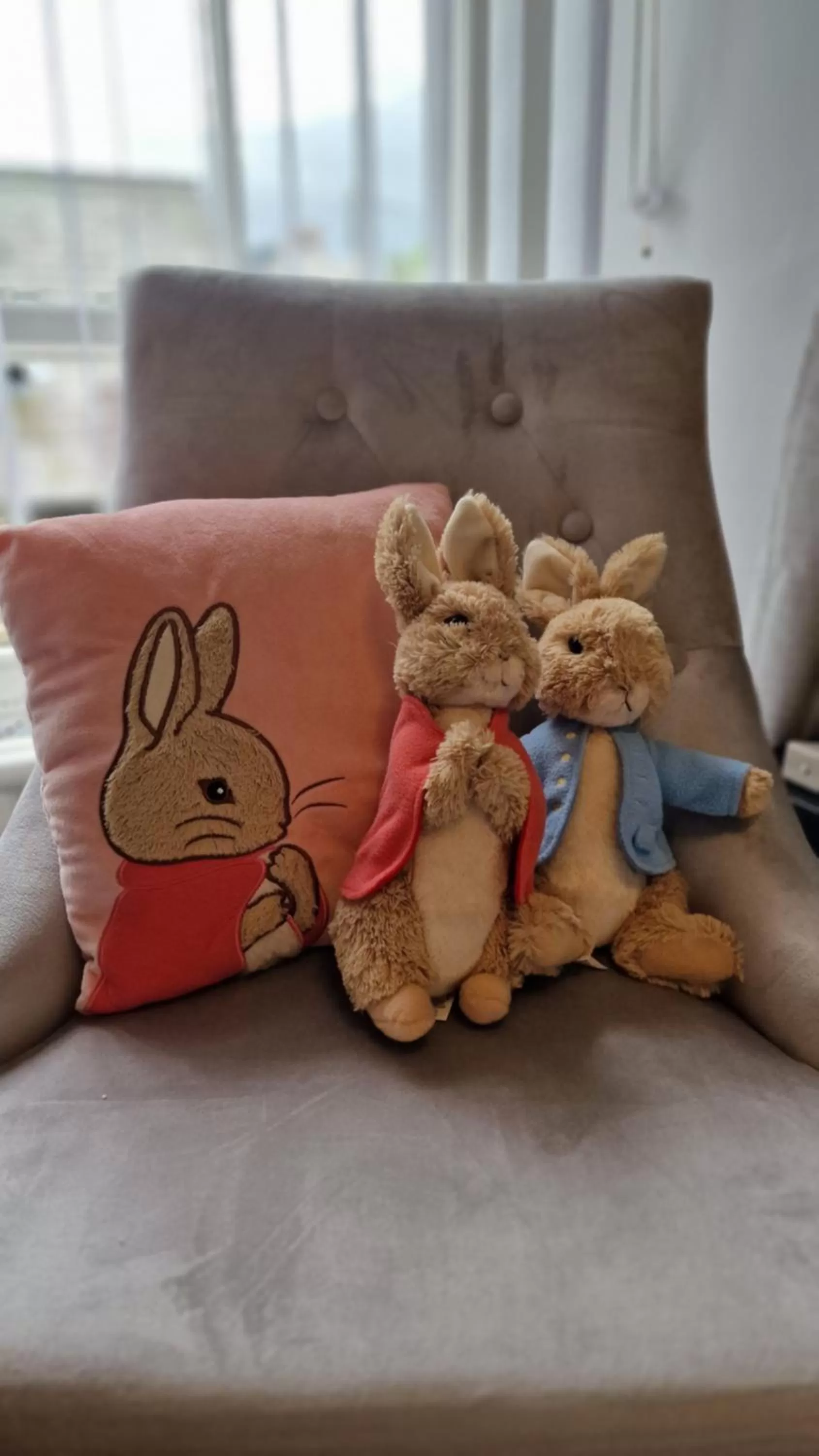 Seating area in Bonny Brae House by Woodland Park
