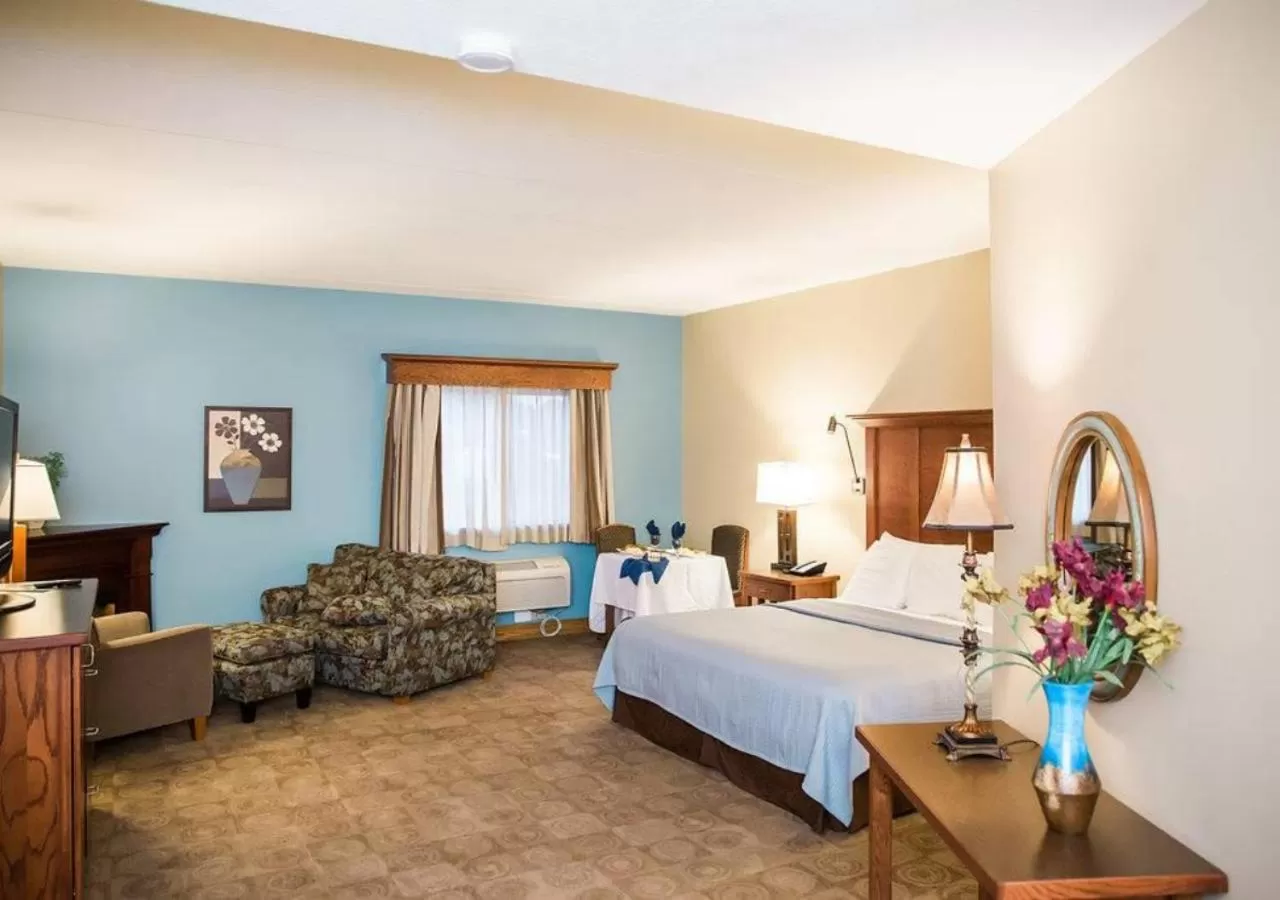 Bedroom, Bed in Timberlake Lodge