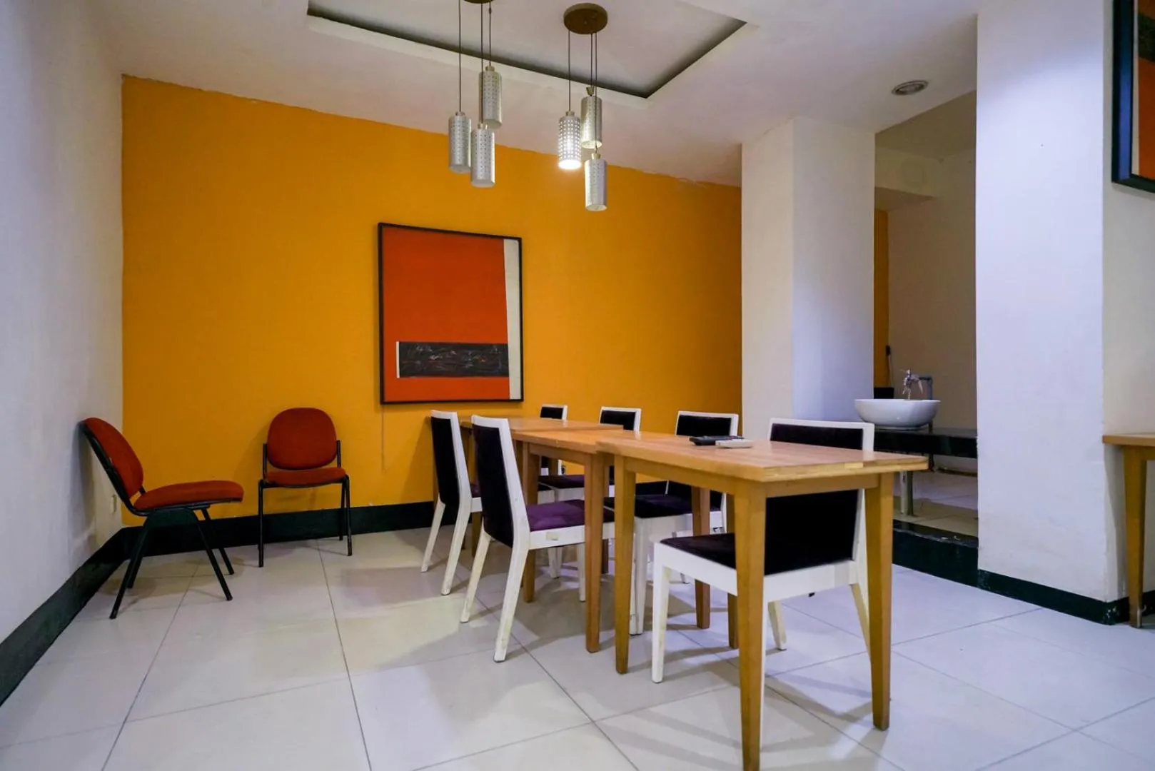 Dining Area in Urbanview Hotel Bes Mangga Besar by RedDoorz