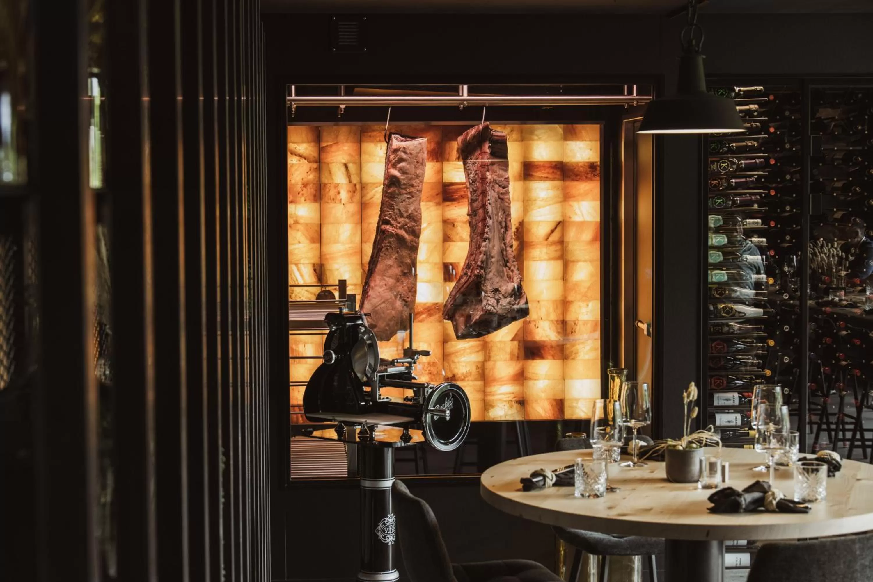 Restaurant/places to eat in Bretterhotel