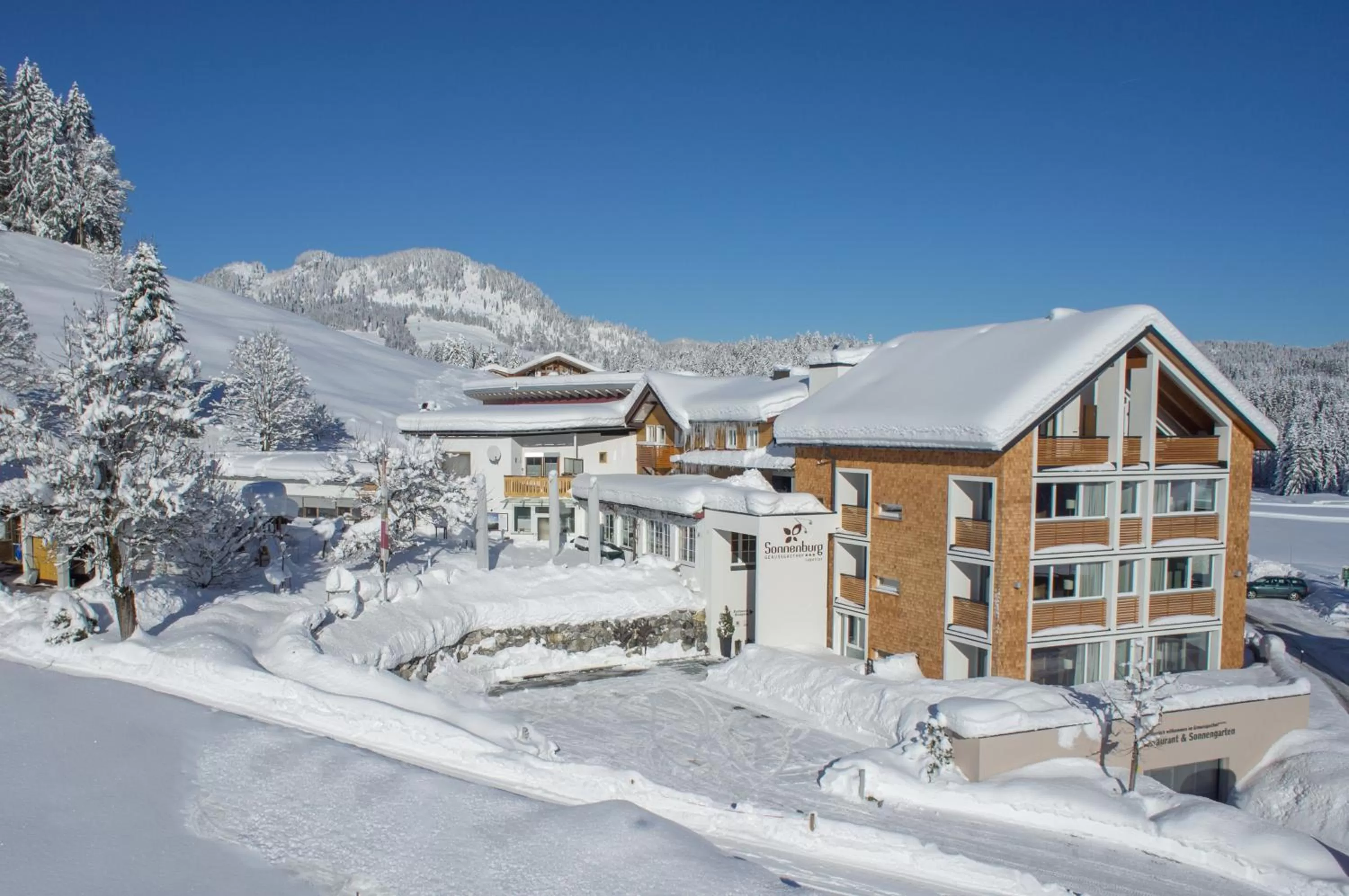 Facade/entrance in Genuss- & Aktivhotel Sonnenburg