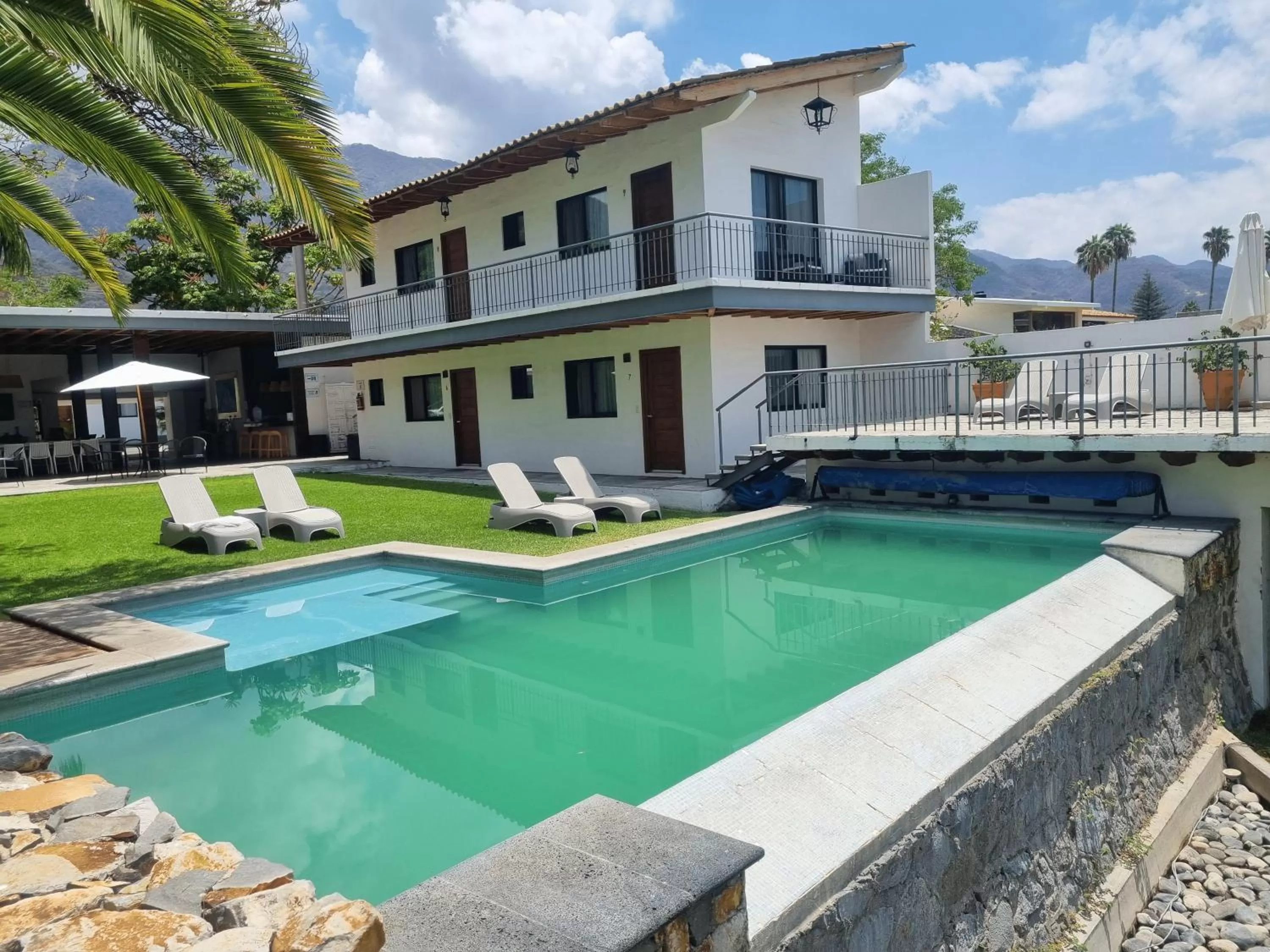 Swimming pool in Hotel La Ribereña