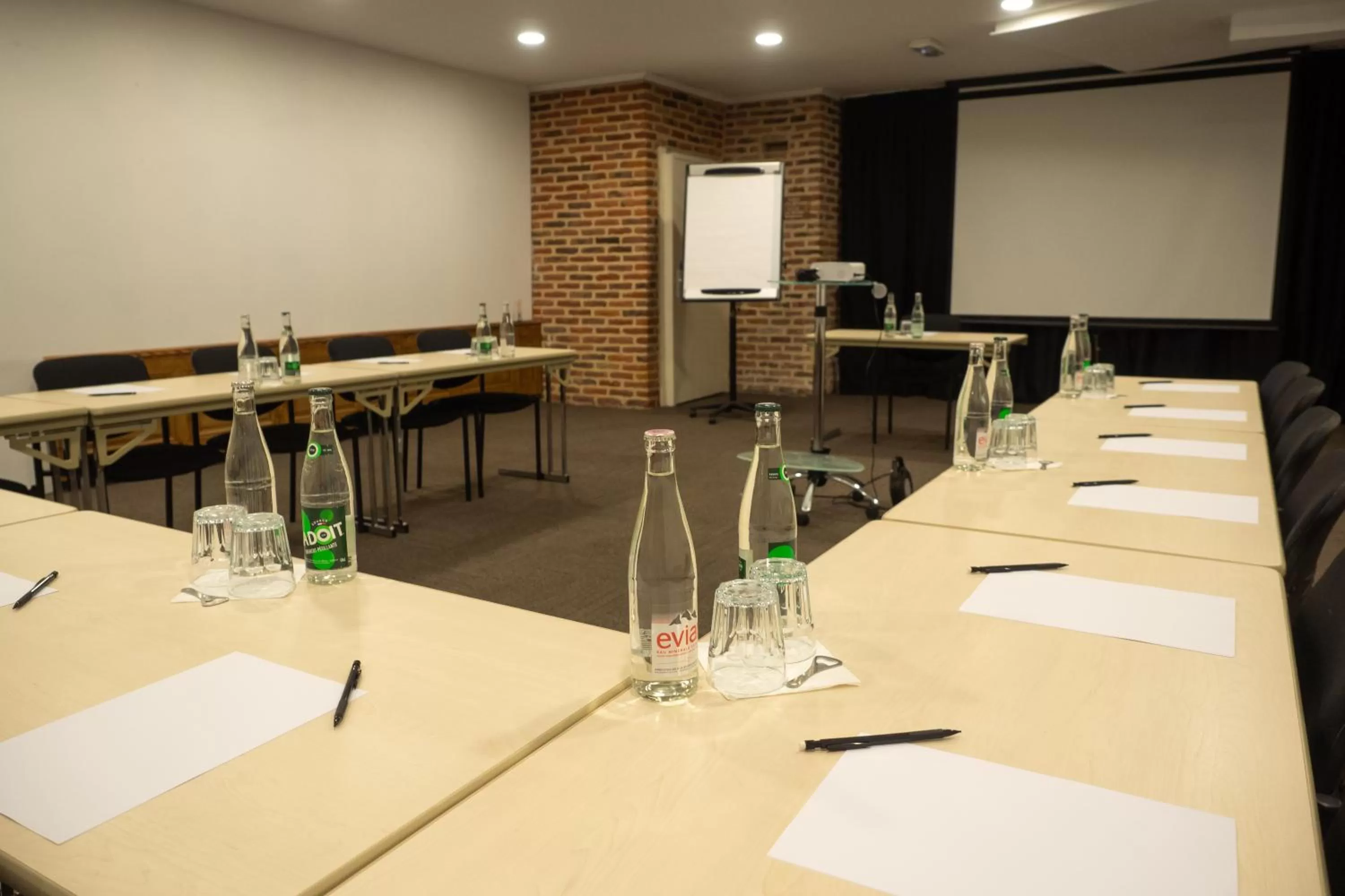 Meeting/conference room in ibis Douai Centre
