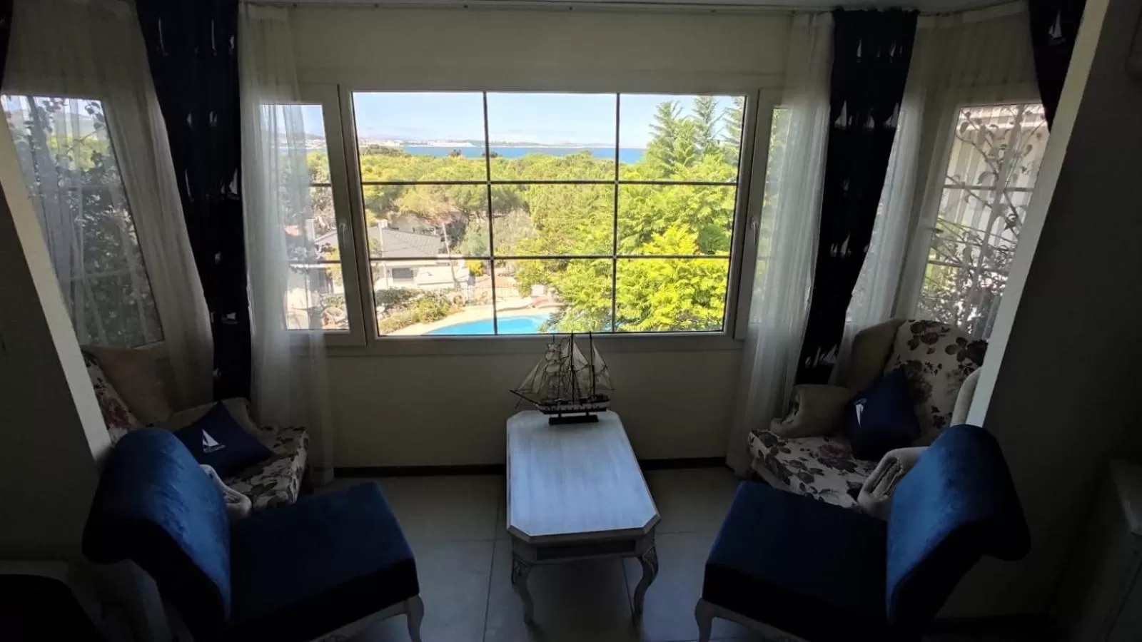 Seating Area in Dolina Hotel