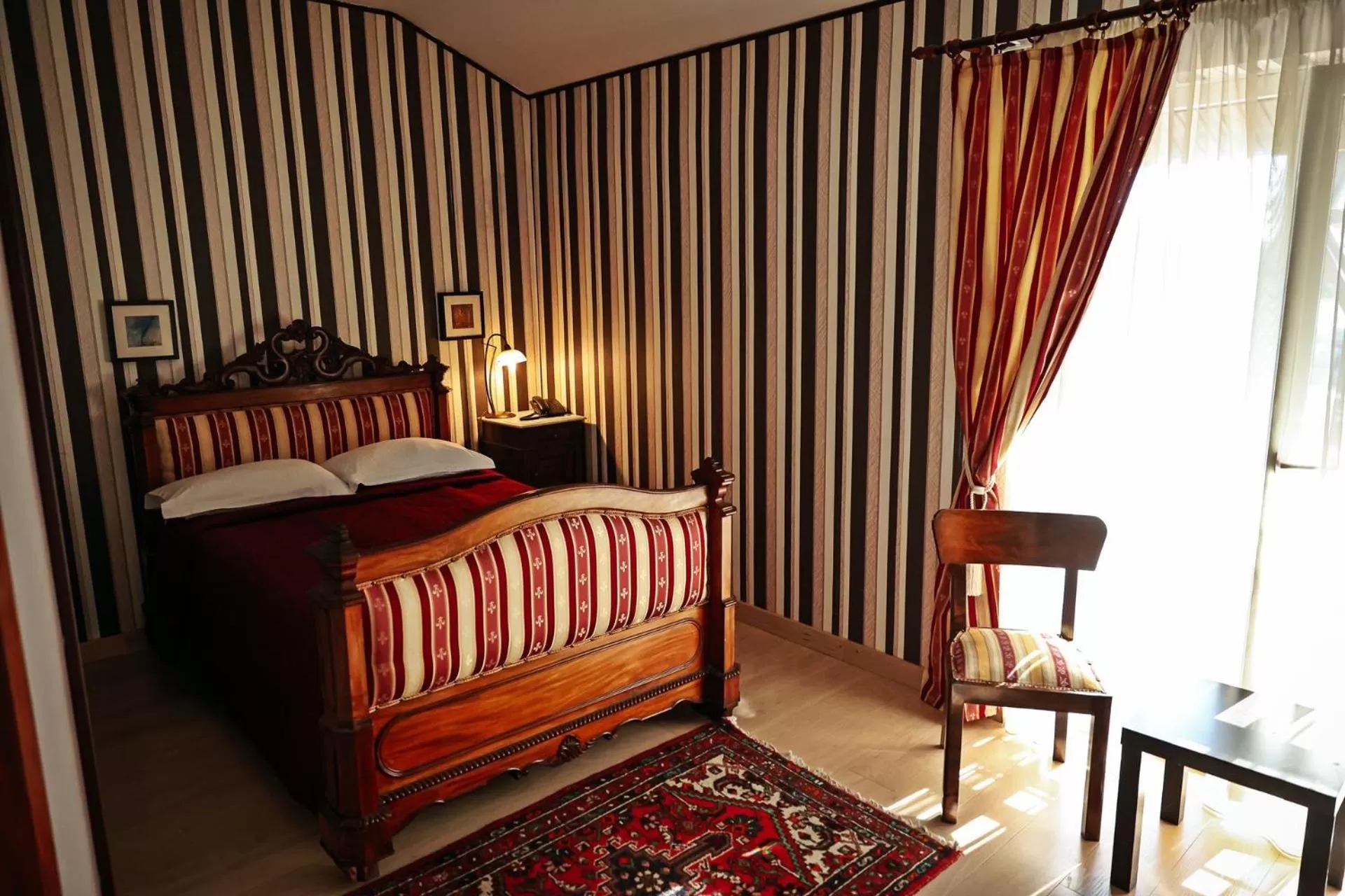 Bed in Hotel Senator