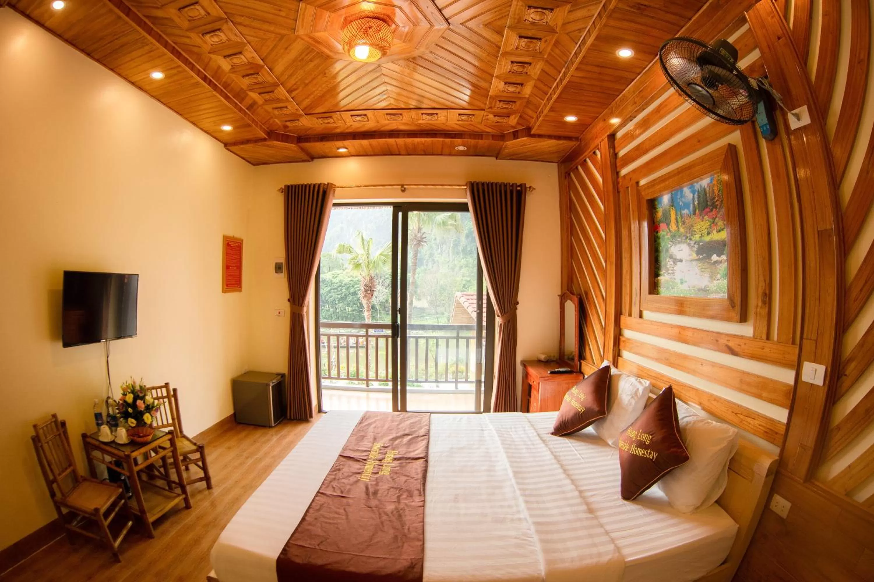 Bed in HoangLong Riverside Homestay