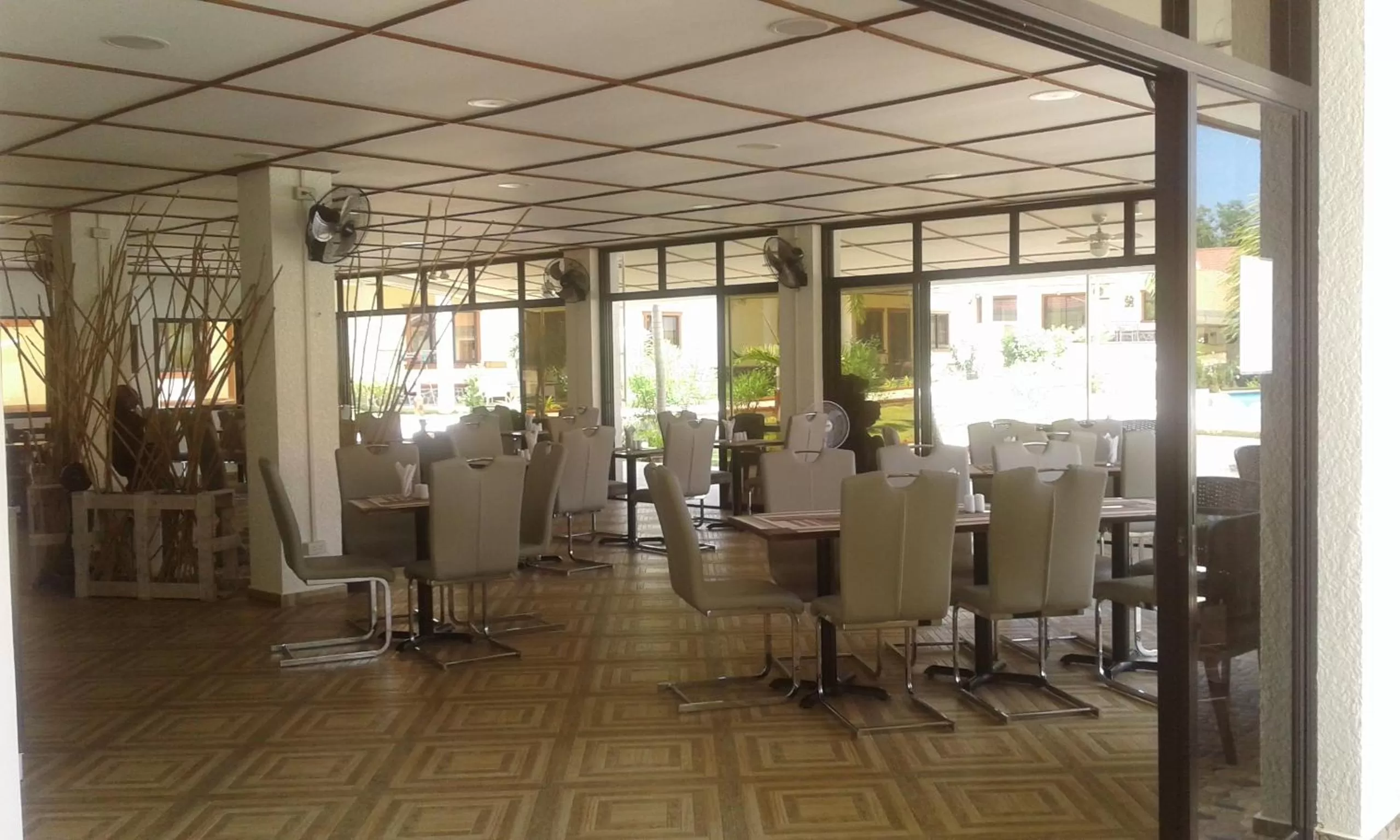 Restaurant/Places to Eat in Jugalis Hotel and Restaurant