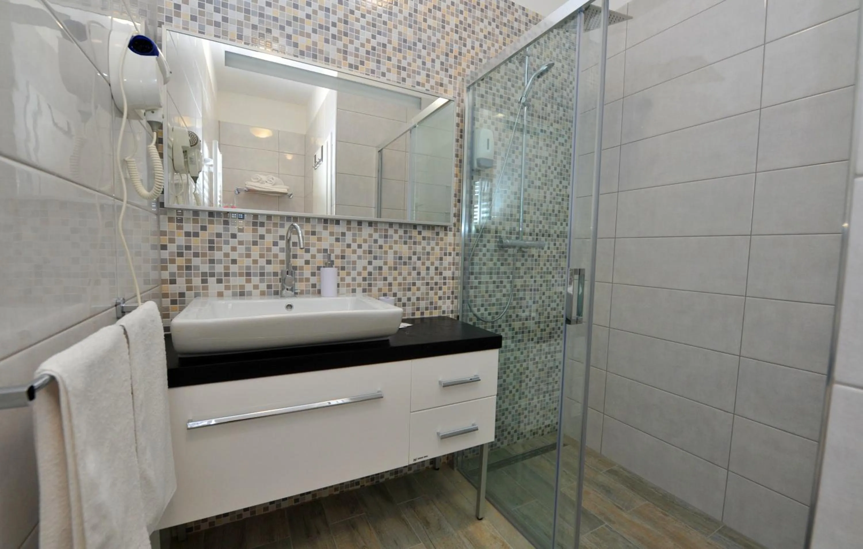 Bathroom in Luxury Rooms Nirvana