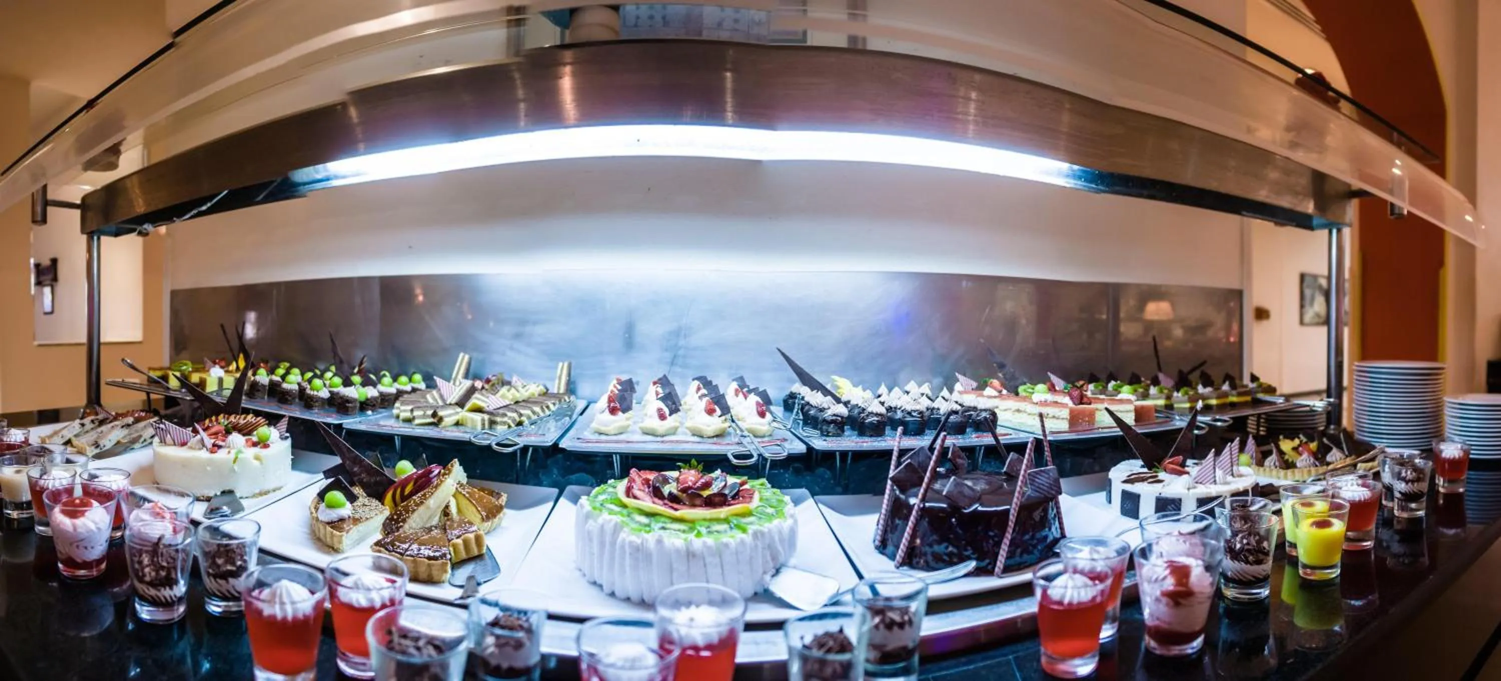 Restaurant/places to eat in Jolie Ville Golf & Resort