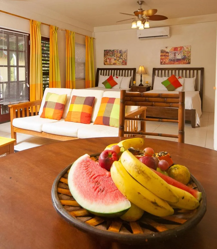 Food and drinks in Grooms Beach Villa & Resort