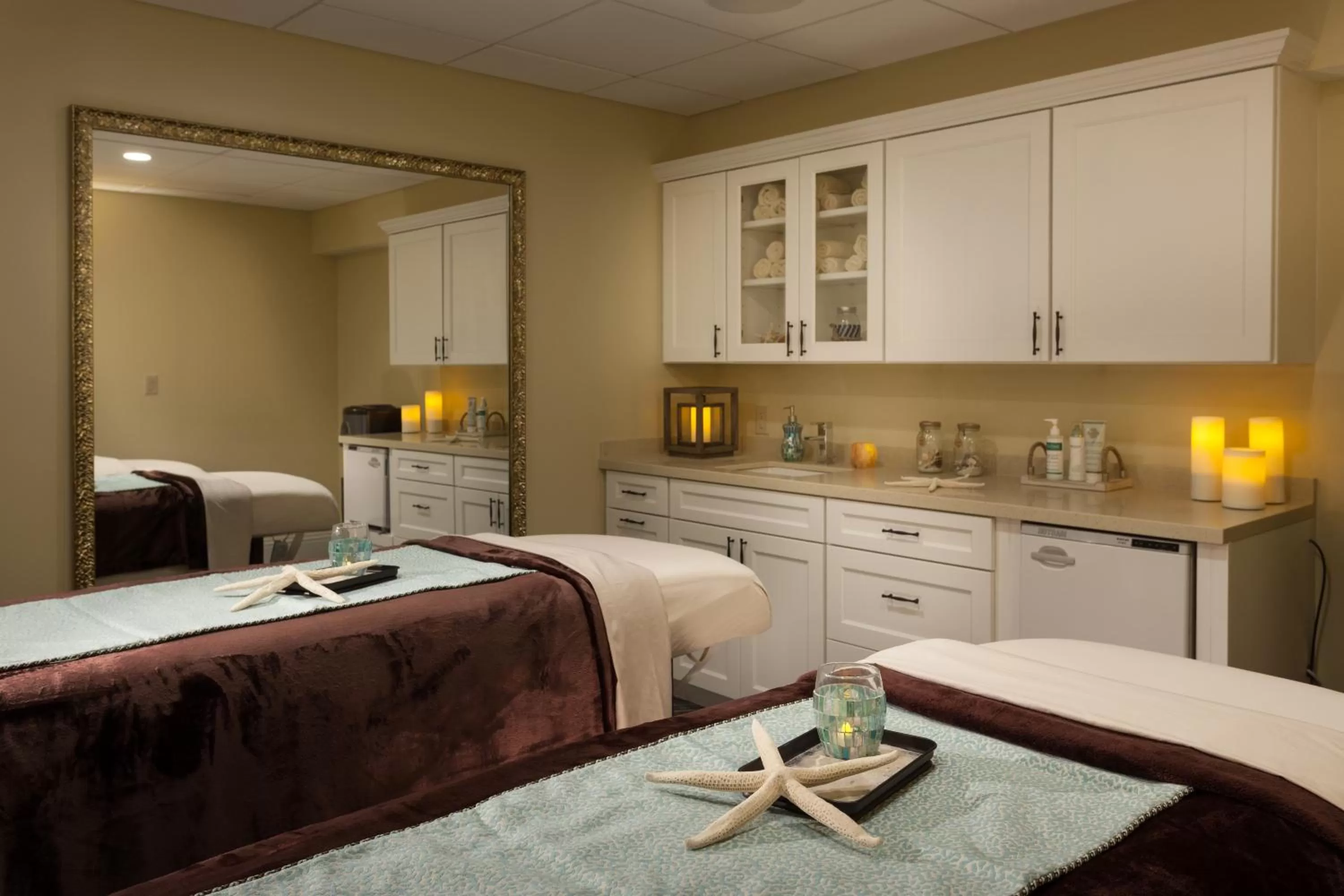 Massage, Bed in Reefhouse Resort and Marina