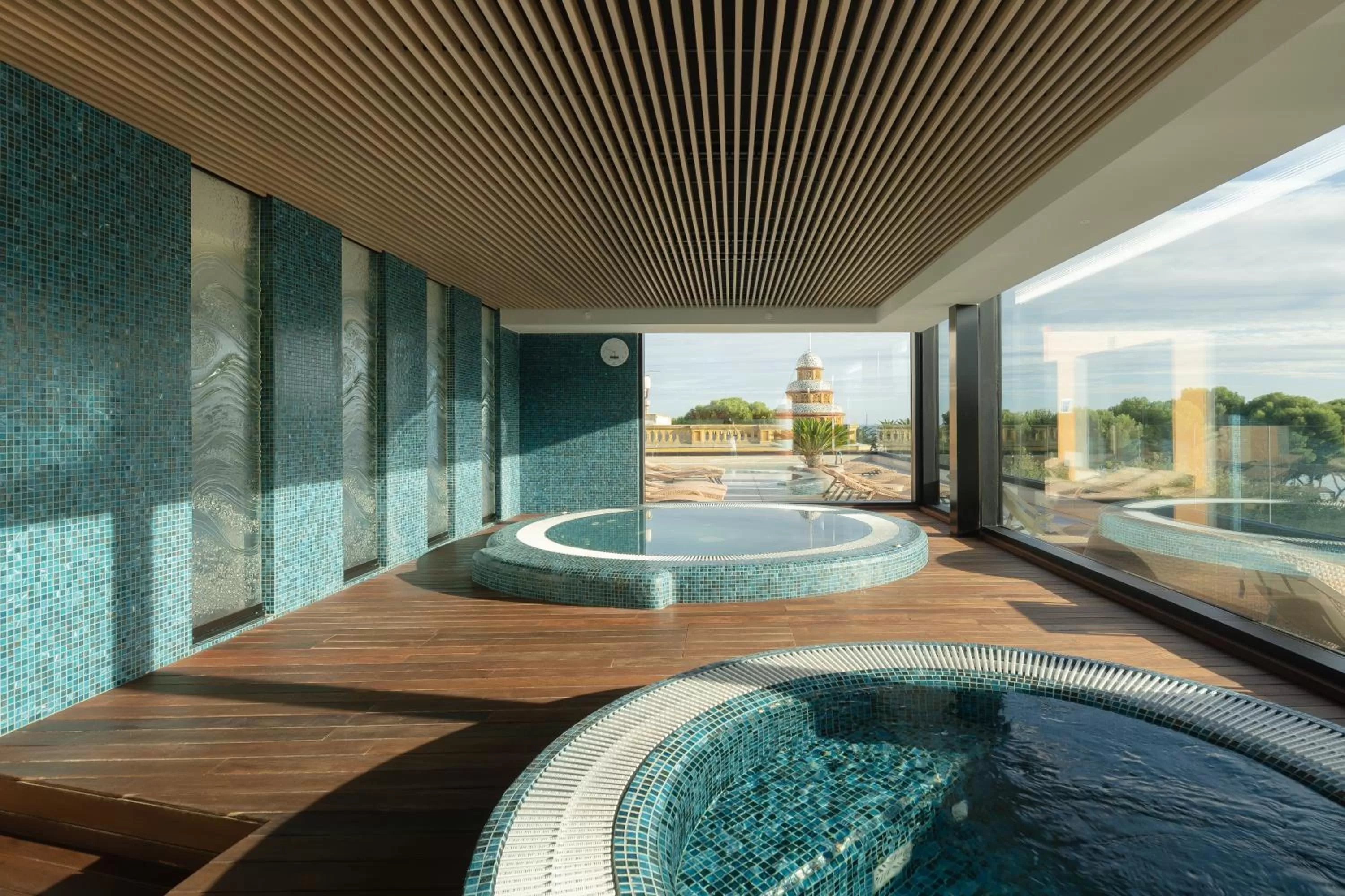 Hot Tub in Boutique Hotel Élke Spa Superior