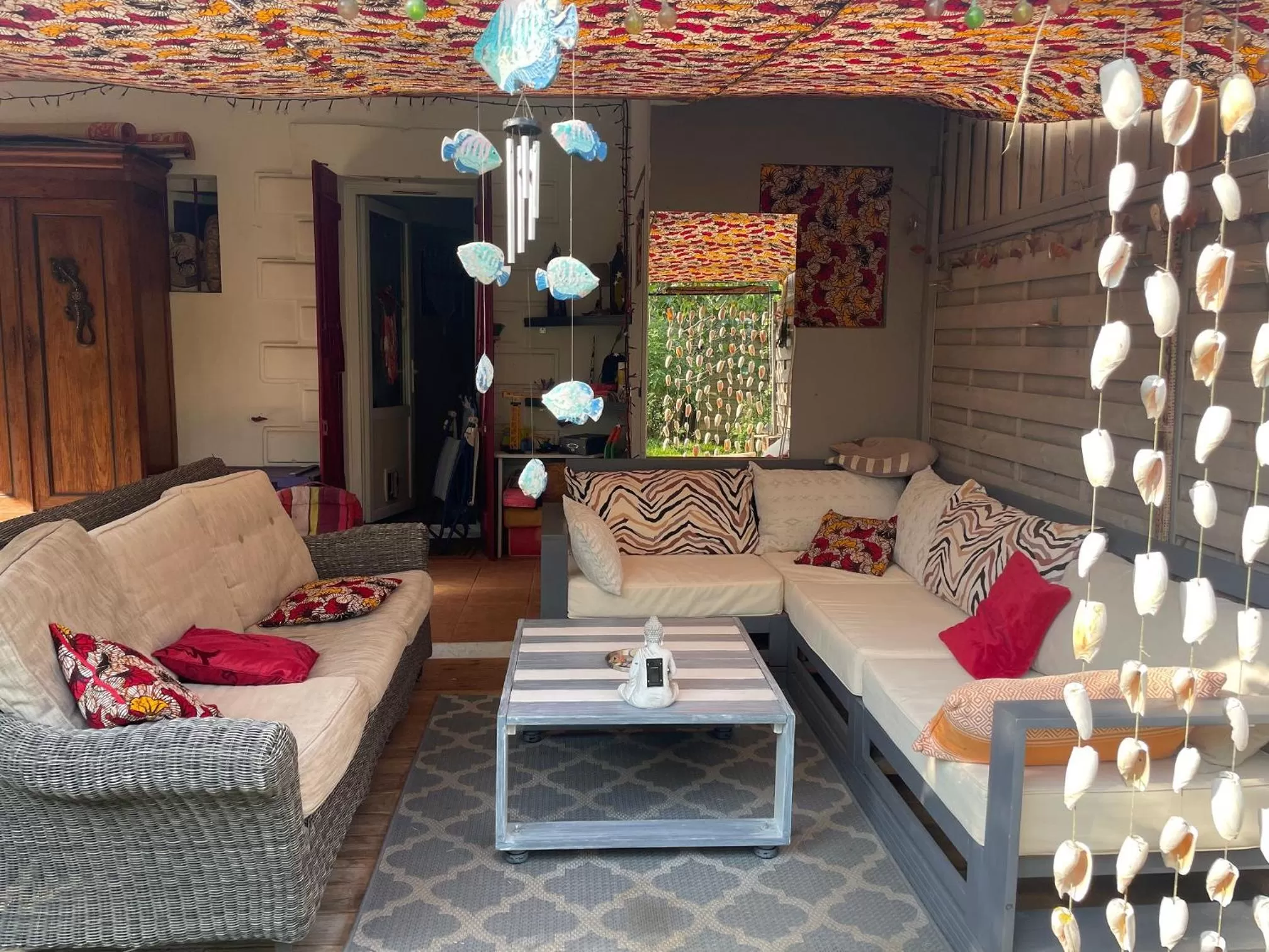 Property building, Seating Area in La Chambre Du Voyageur