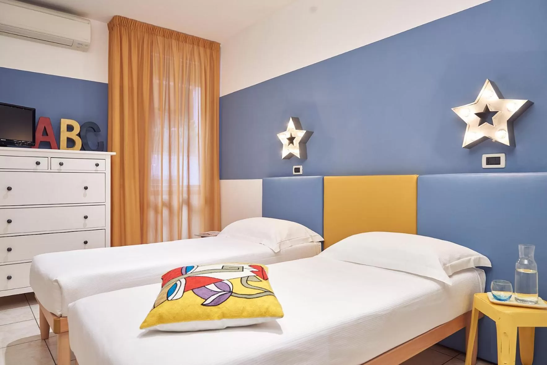 Photo of the whole room, Bed in Residence Leopoldo