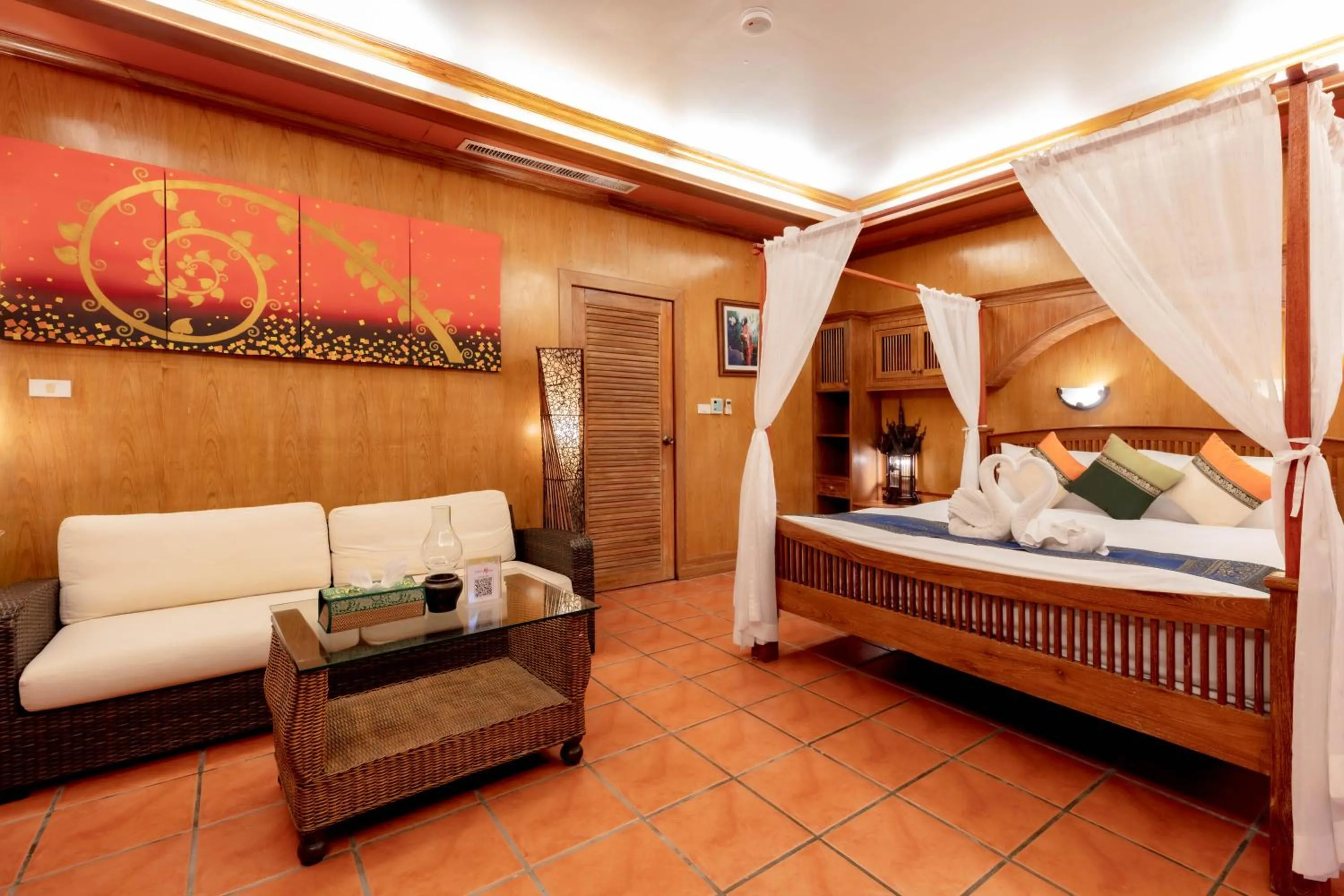 Photo of the whole room, Bed in Royal Phawadee Village Patong - 2 Minutes walk to the beach