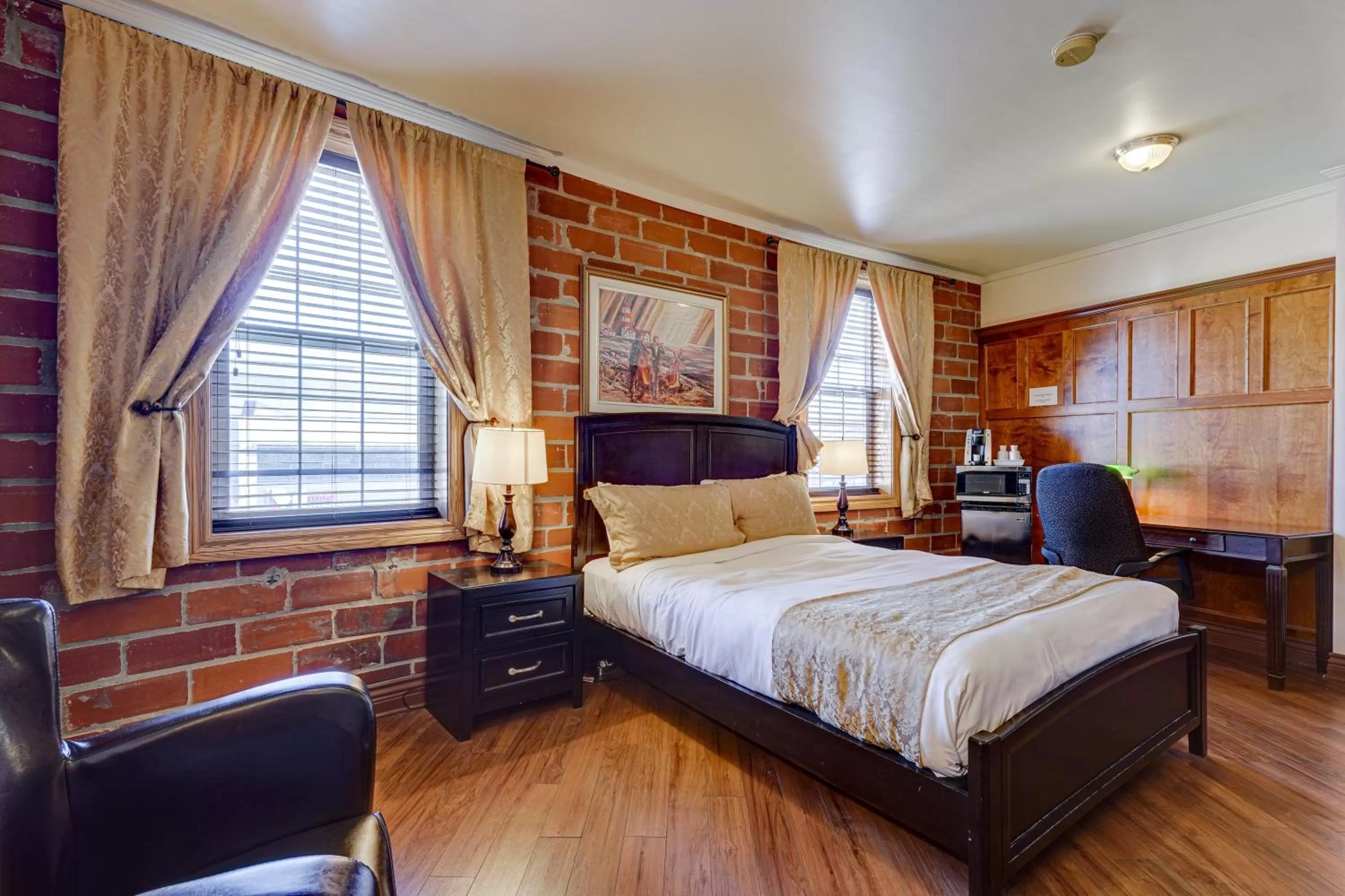 Photo of the whole room, Bed in Le Grand Hôtel