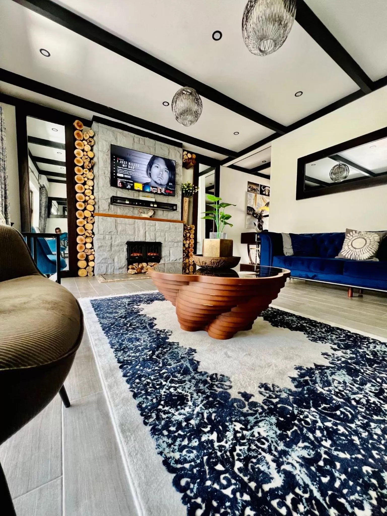 Lobby/Reception in 24 On Basil Inventive suites