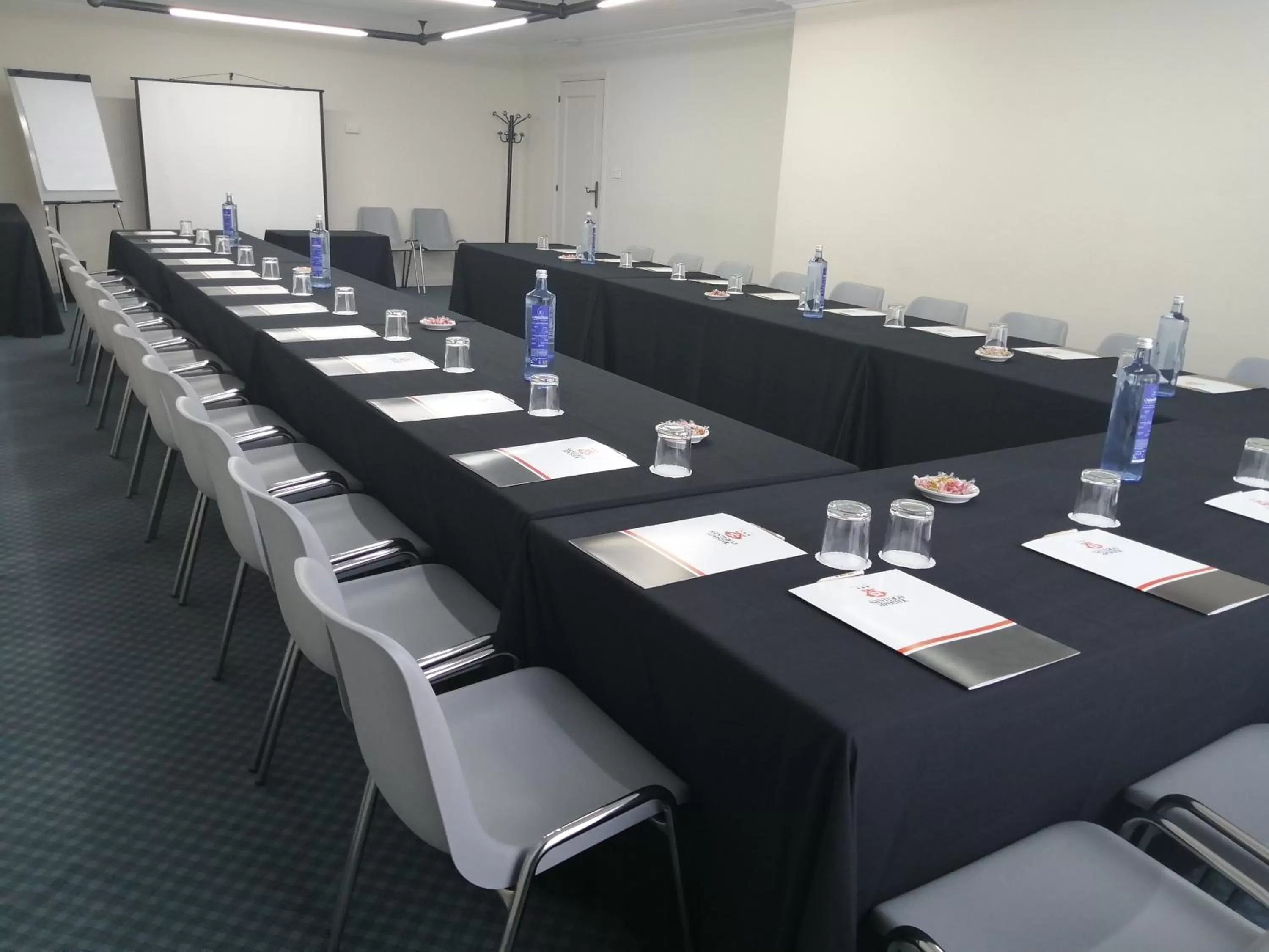 Meeting/conference room in Hotel Santiago Apóstol