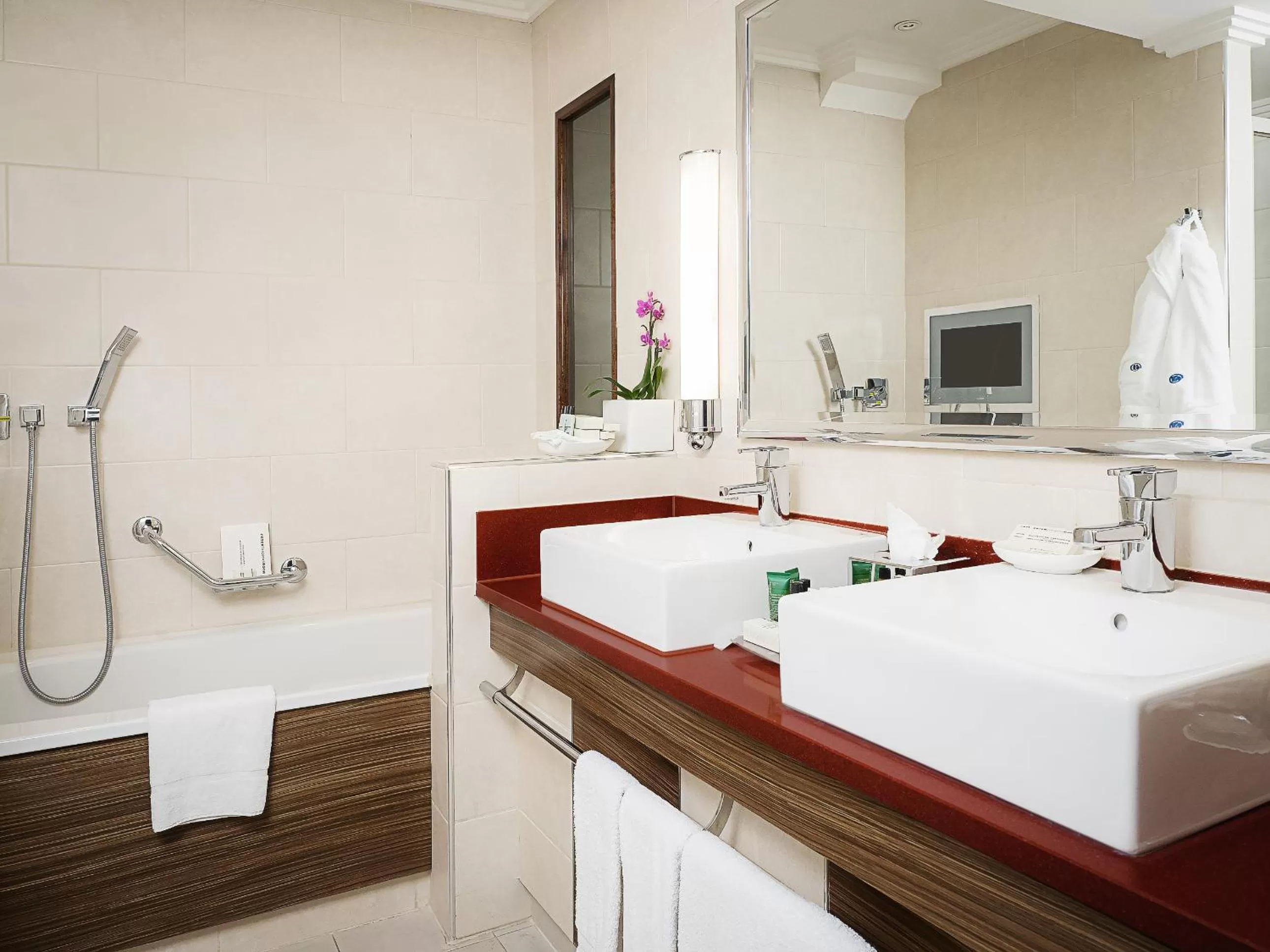 Bathroom in Hilton London Paddington