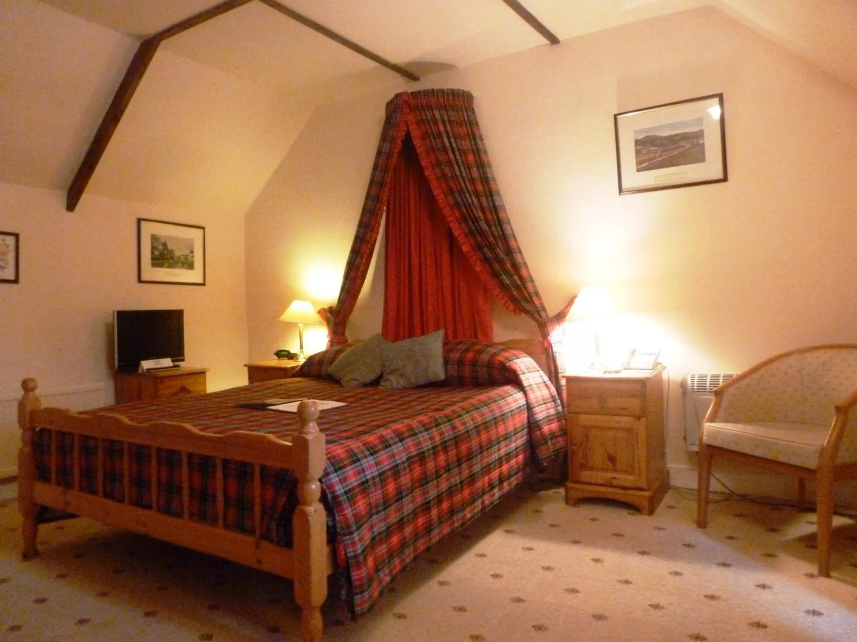 Bedroom, Bed in Moulin Hotel