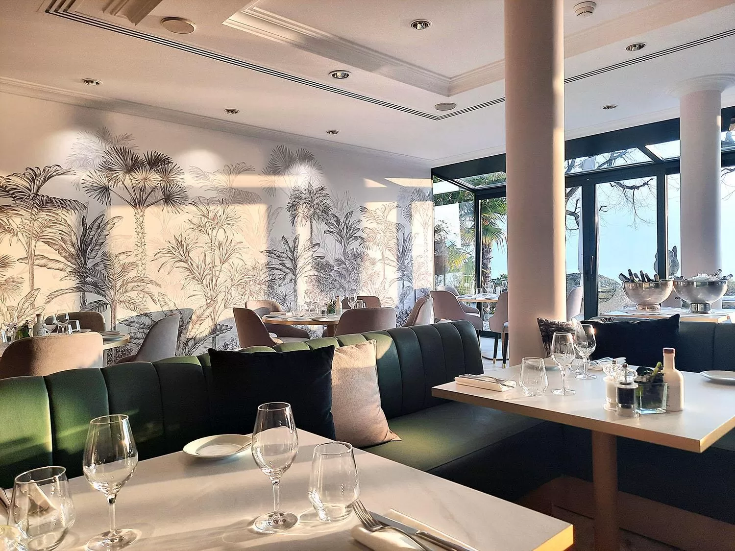 Restaurant/places to eat in Royal Plaza Montreux