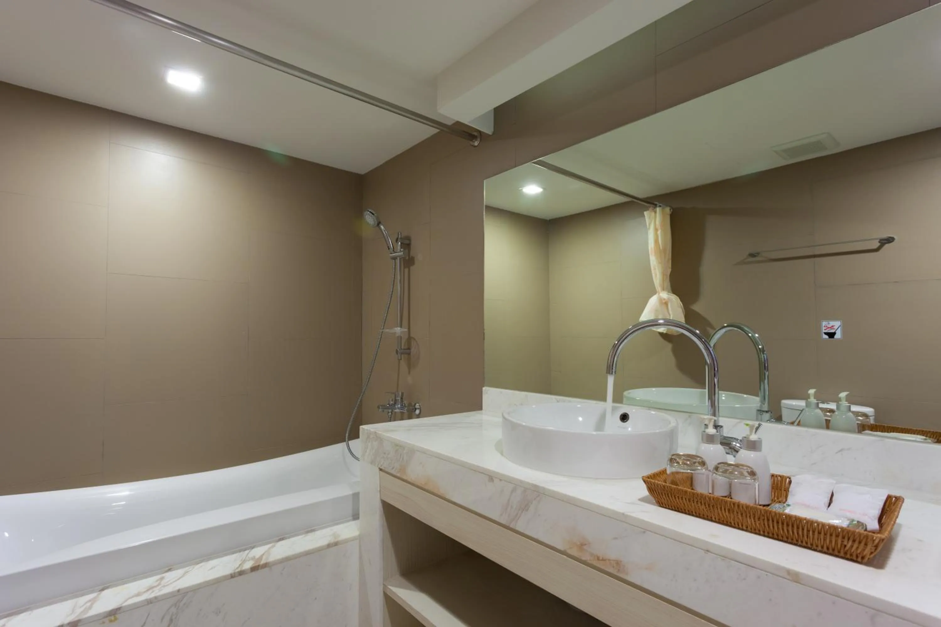 Bathroom in Coral Inn