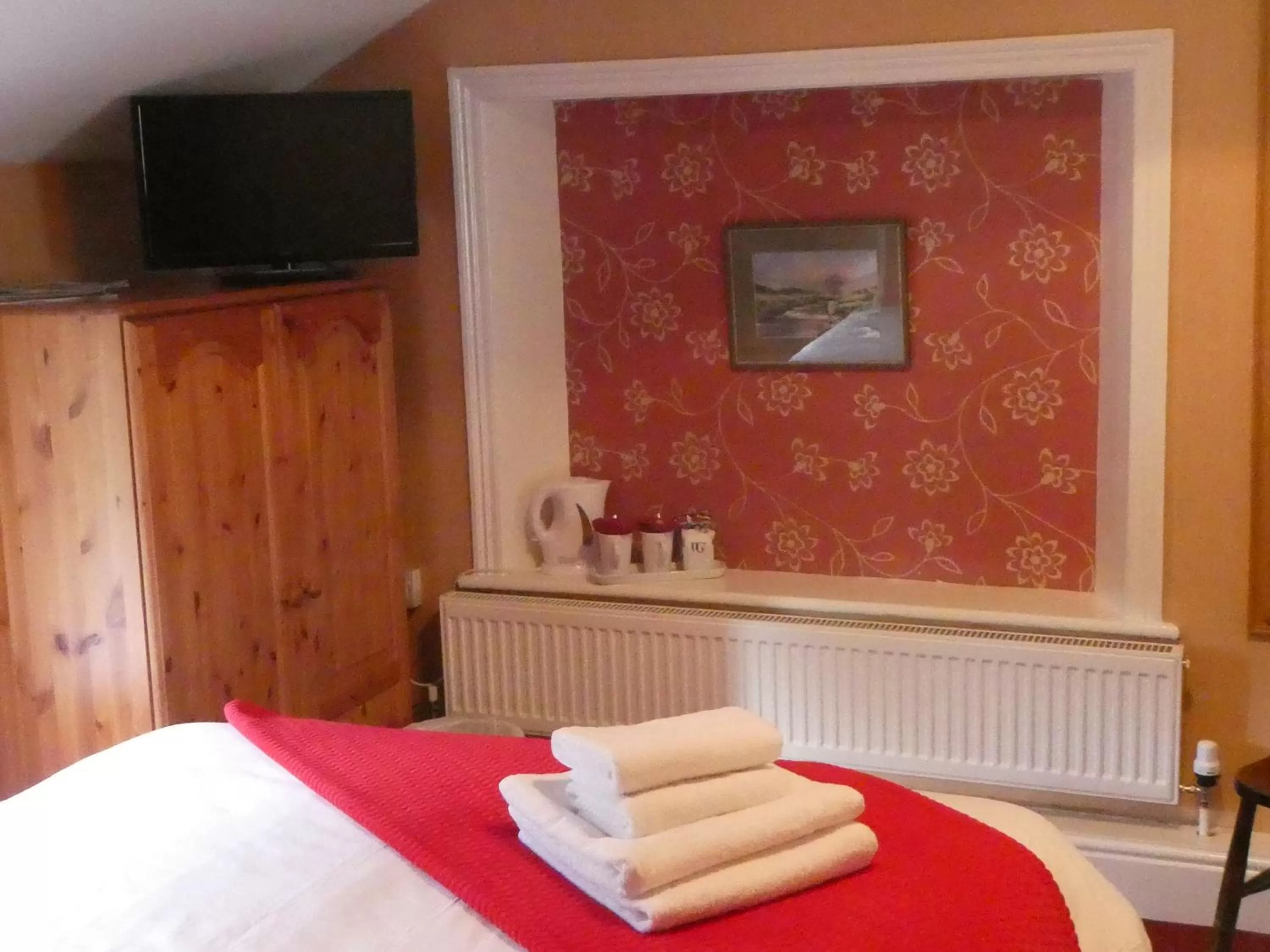 TV/Entertainment Center in The George Inn