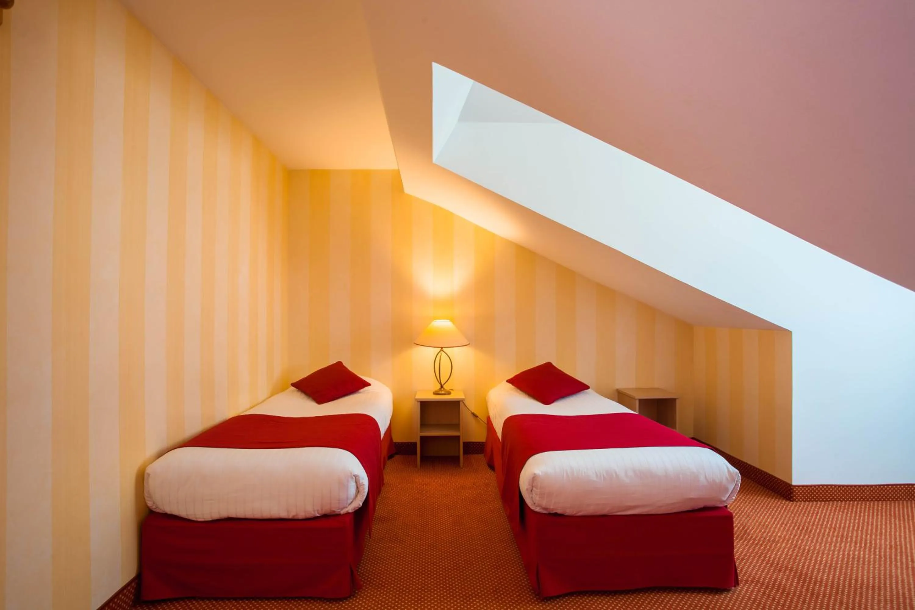 Bed in Hotel Delambre