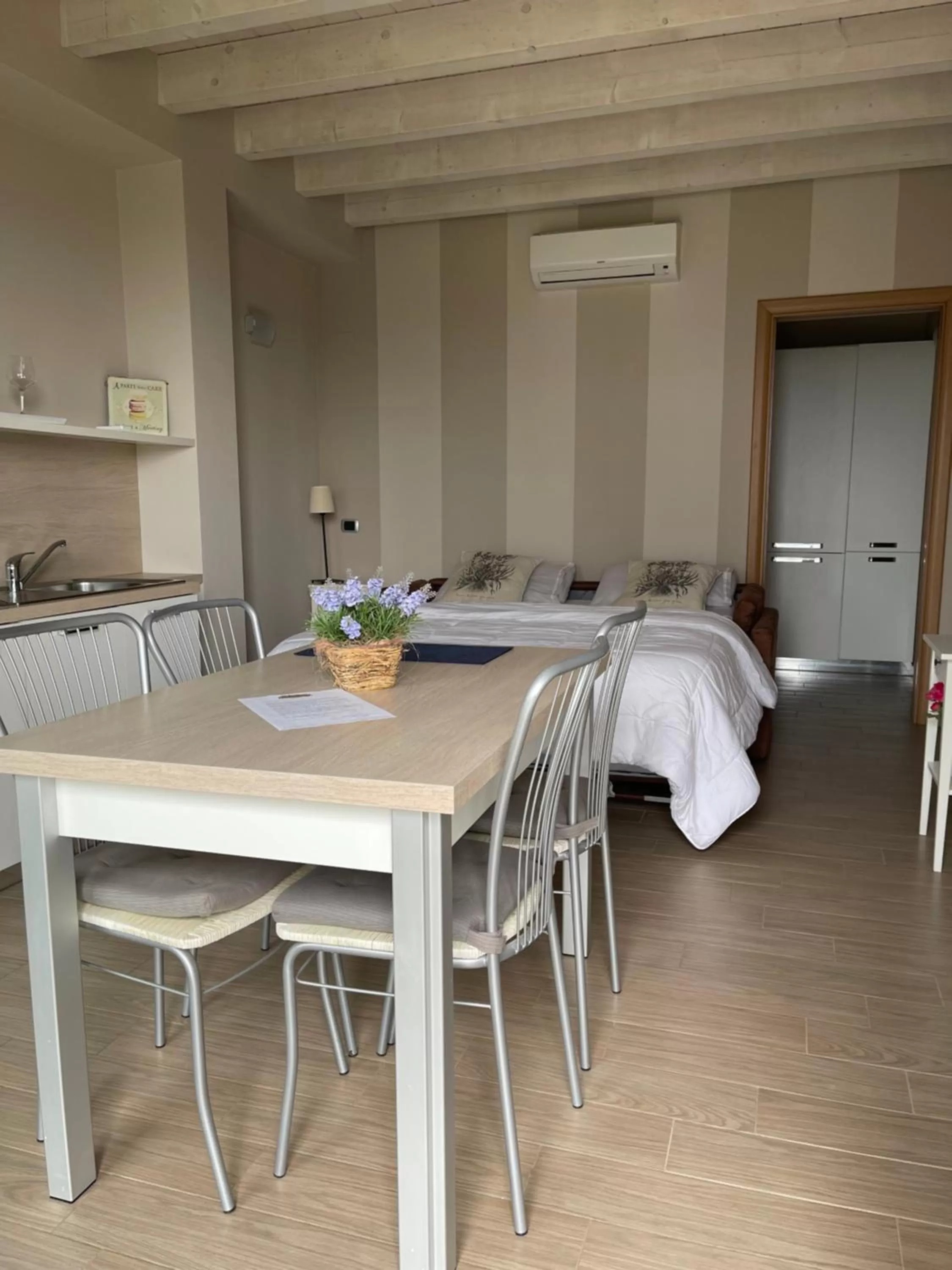 Dining Area in B&B Sovenigo