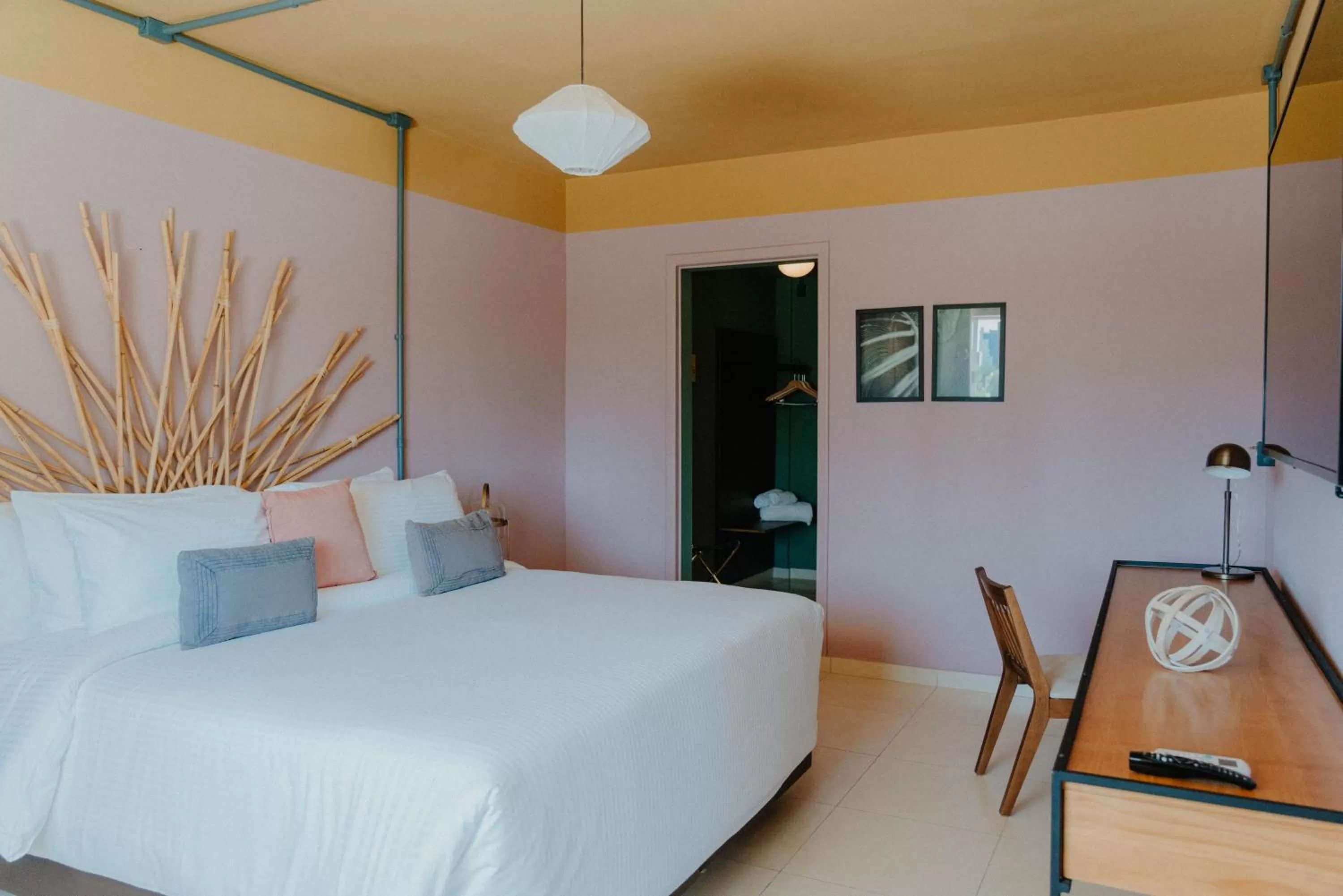 Photo of the whole room in Selina Foz