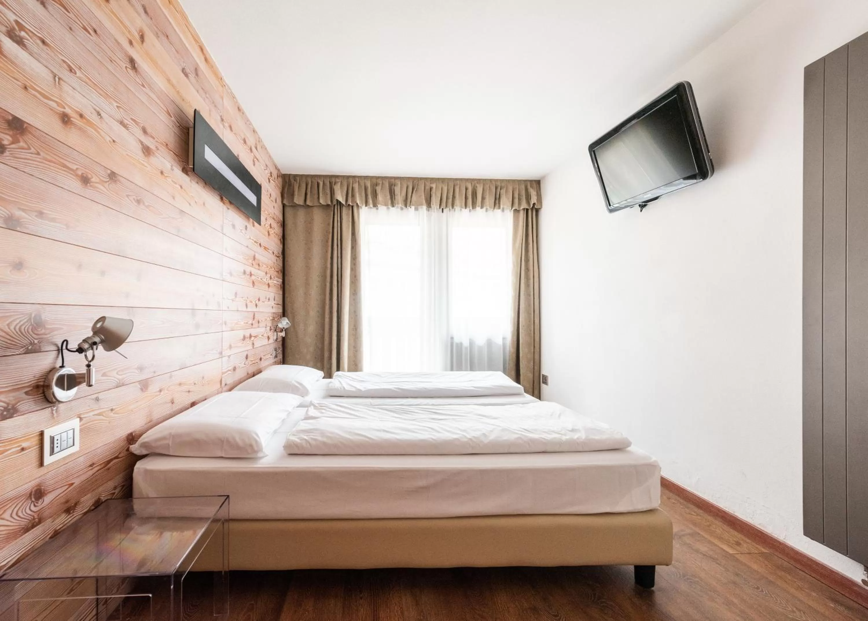 Bedroom, Bed in Residence Antares