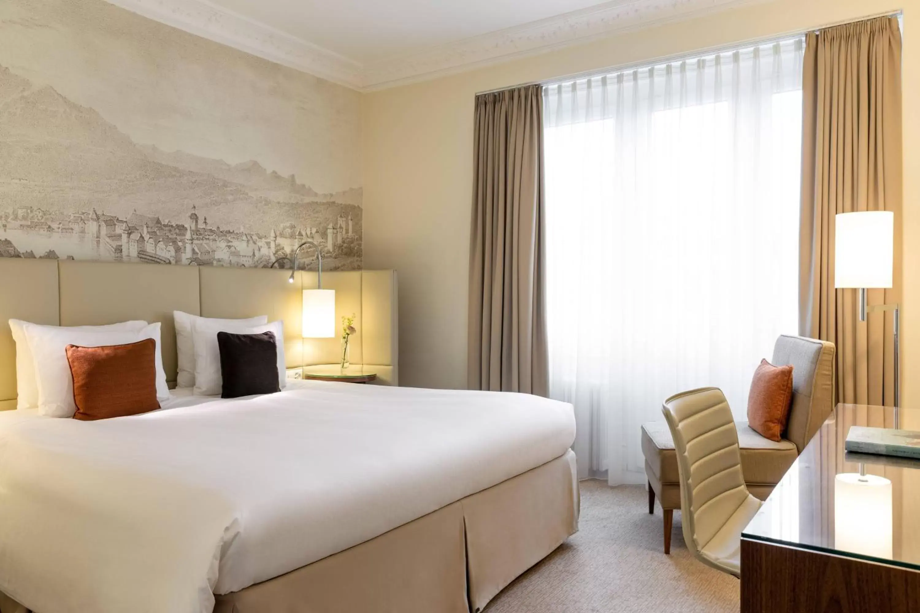 Superior Room with 1 Kingsize-bed in Renaissance Lucerne Hotel Superior Room with 1 Kingsize-bed in Renaissance Lucerne Hotel