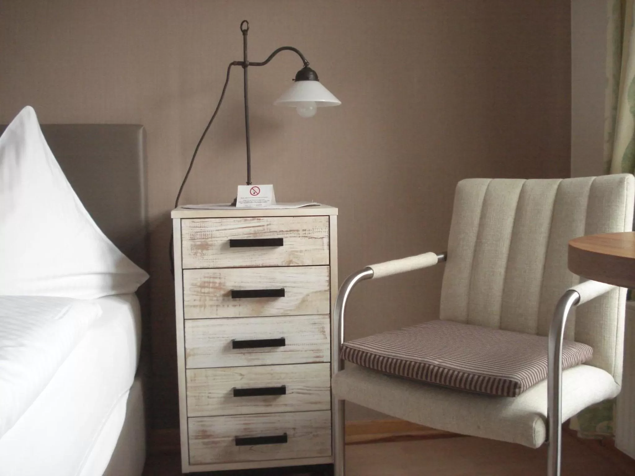 Photo of the whole room, Bed in Hotel Pension Zur Fährbrücke