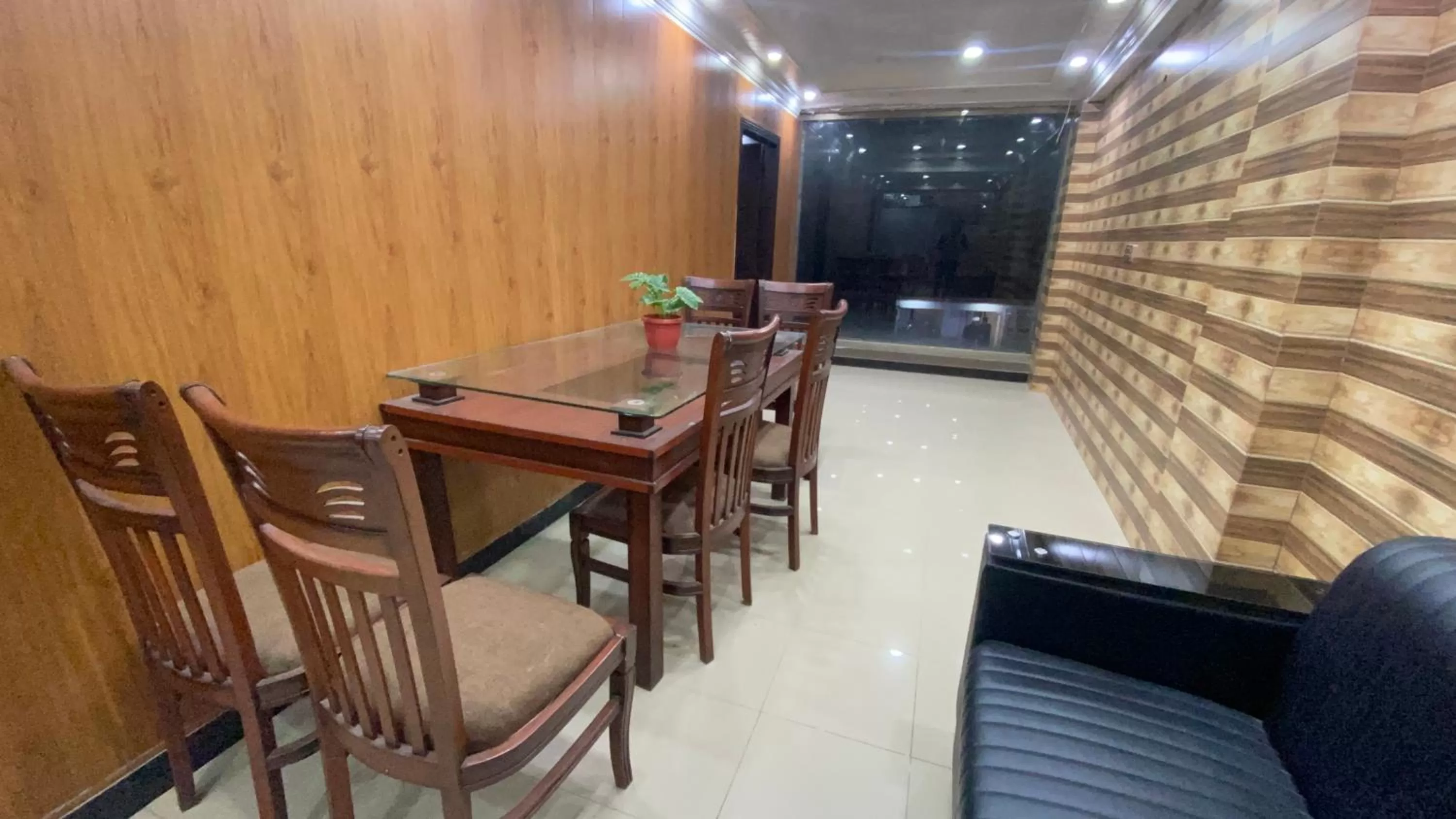 Dining Area in Shagufta Royal Hotel Murree