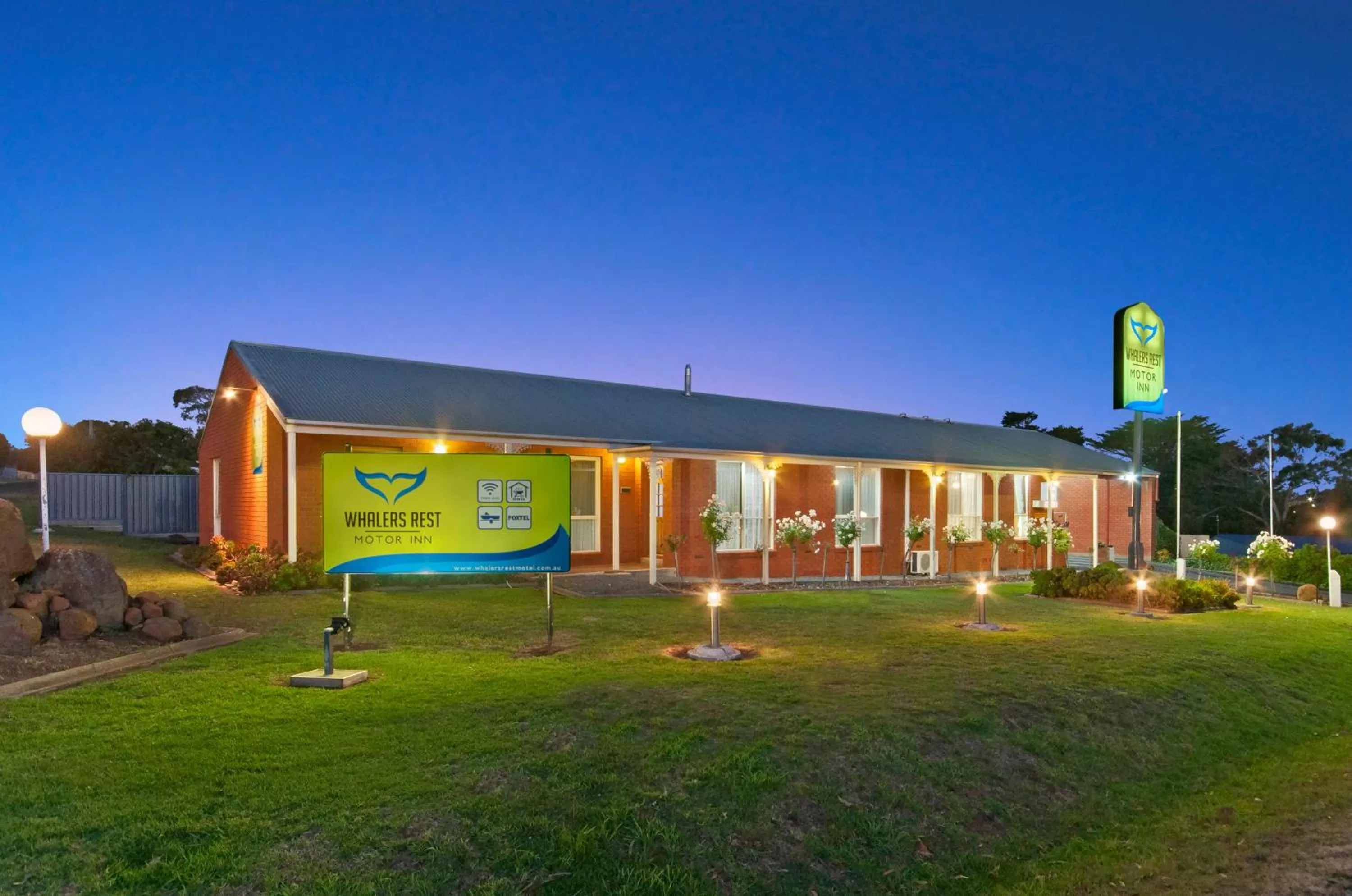 Property building in Whalers Rest Motor Inn