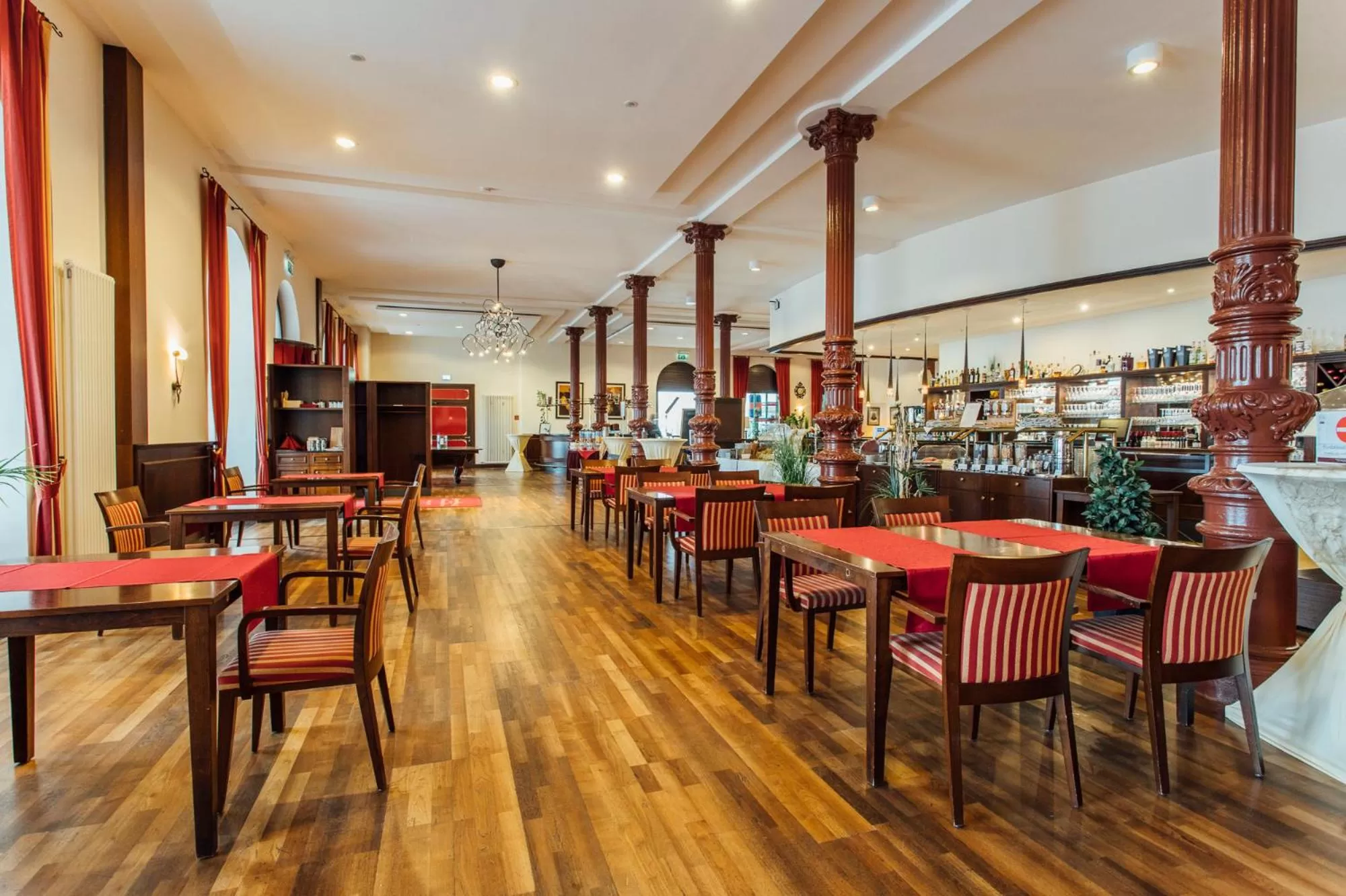 Restaurant/places to eat in Strandhotel Hohenzollern