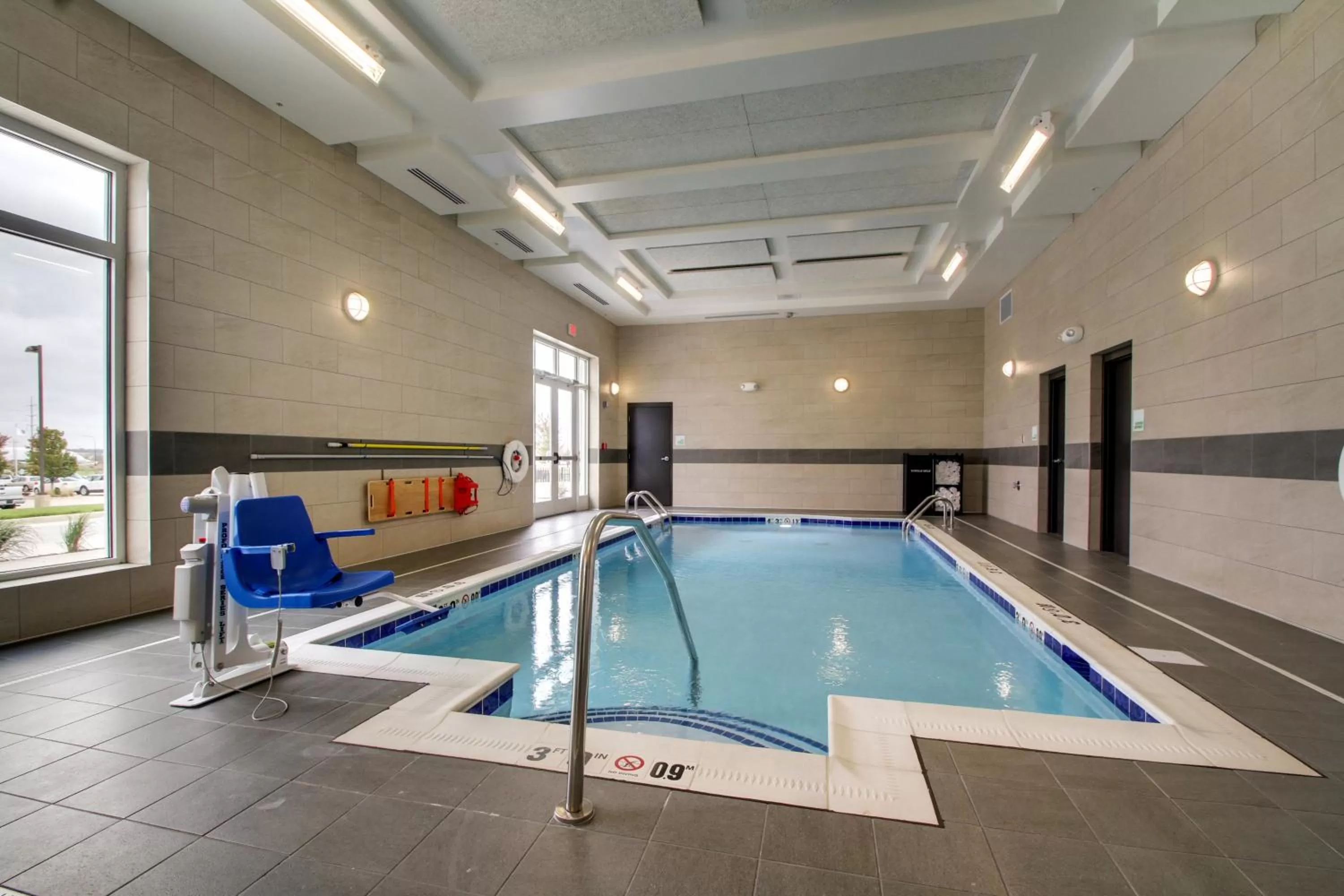 Swimming pool in Holiday Inn & Suites Peoria at Grand Prairie by IHG