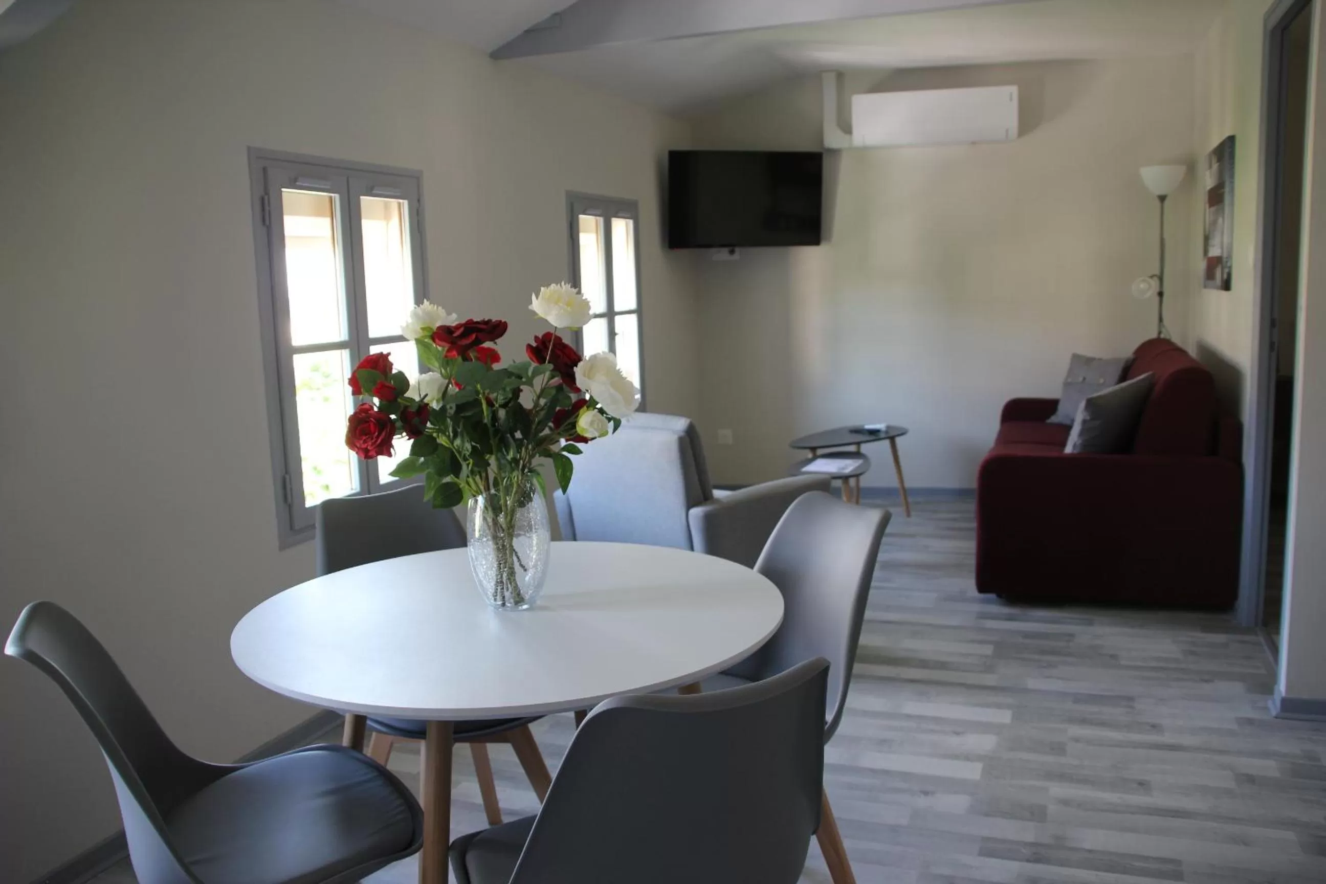 Dining Area in Les appartements du Saint Hubert