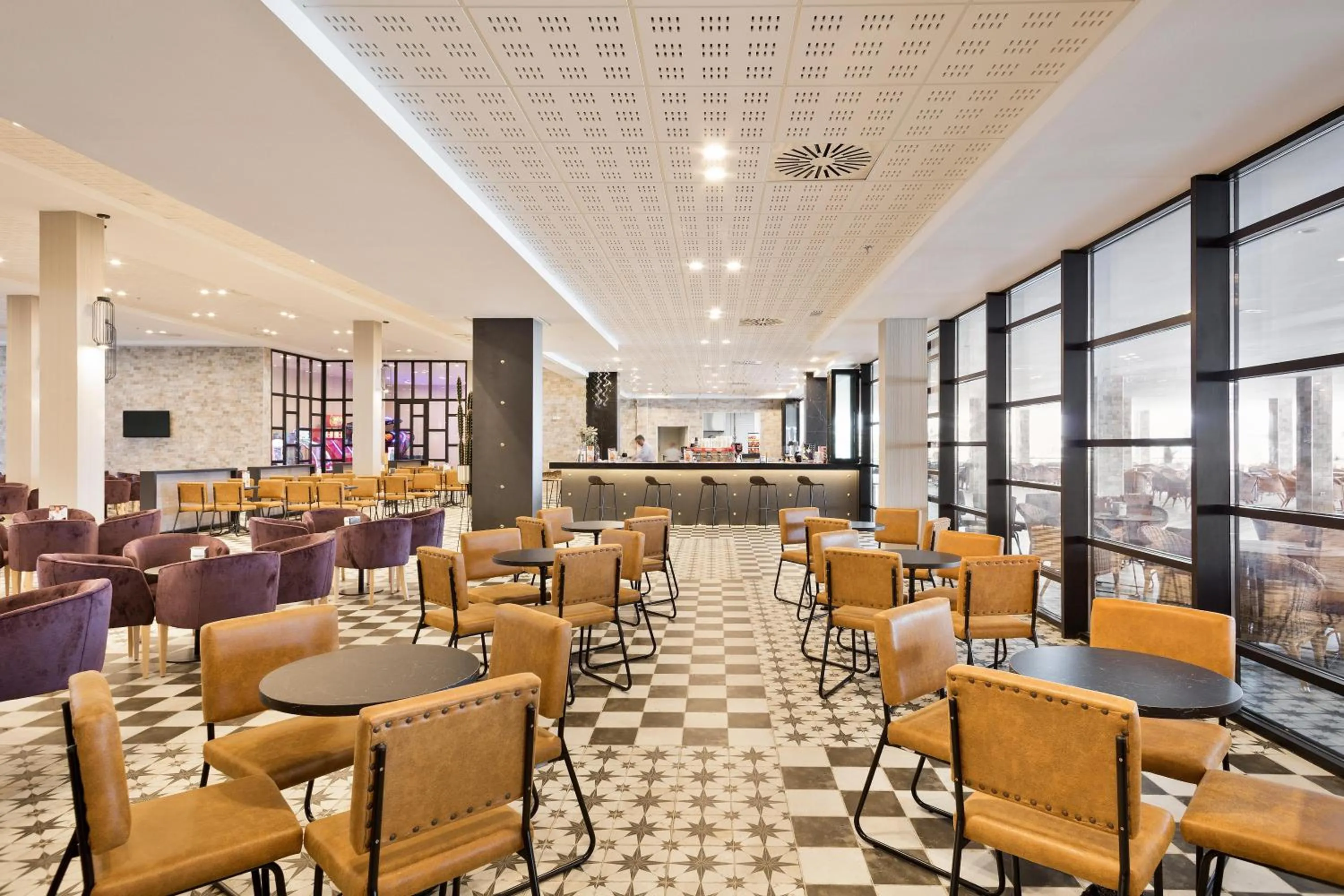 Lounge or bar in Hotel Best Costa Ballena
