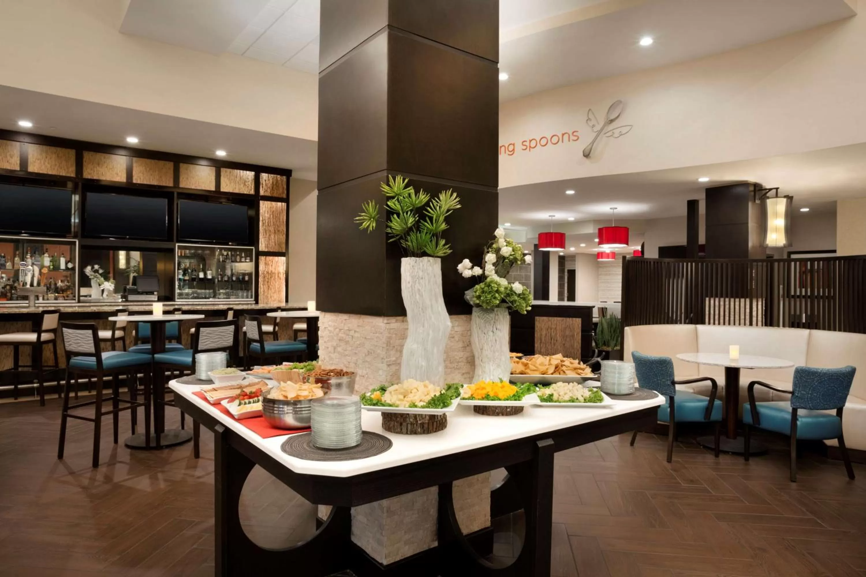 Lounge or bar in Embassy Suites by Hilton Jackson North Ridgeland