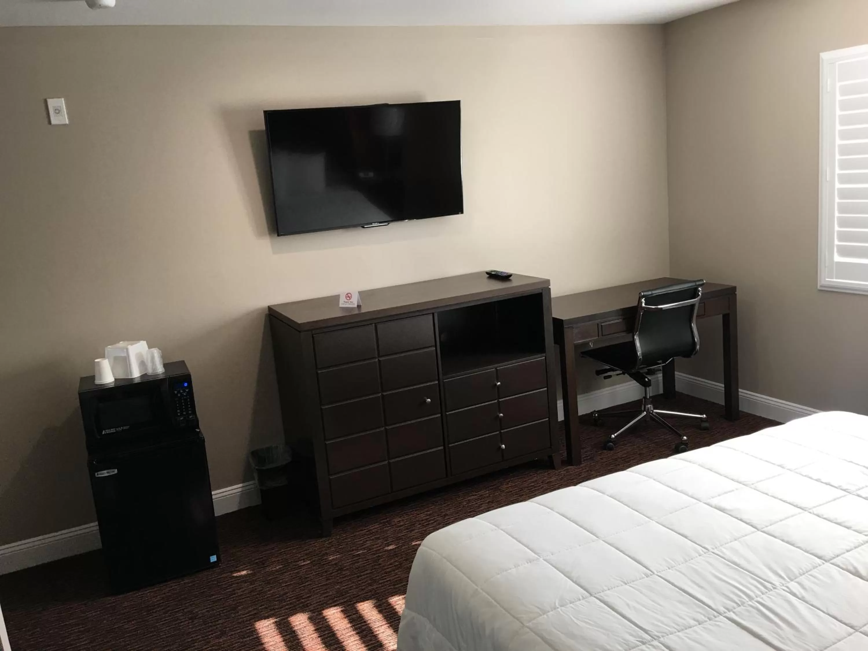 TV and multimedia, Bed in Vallejo Inn