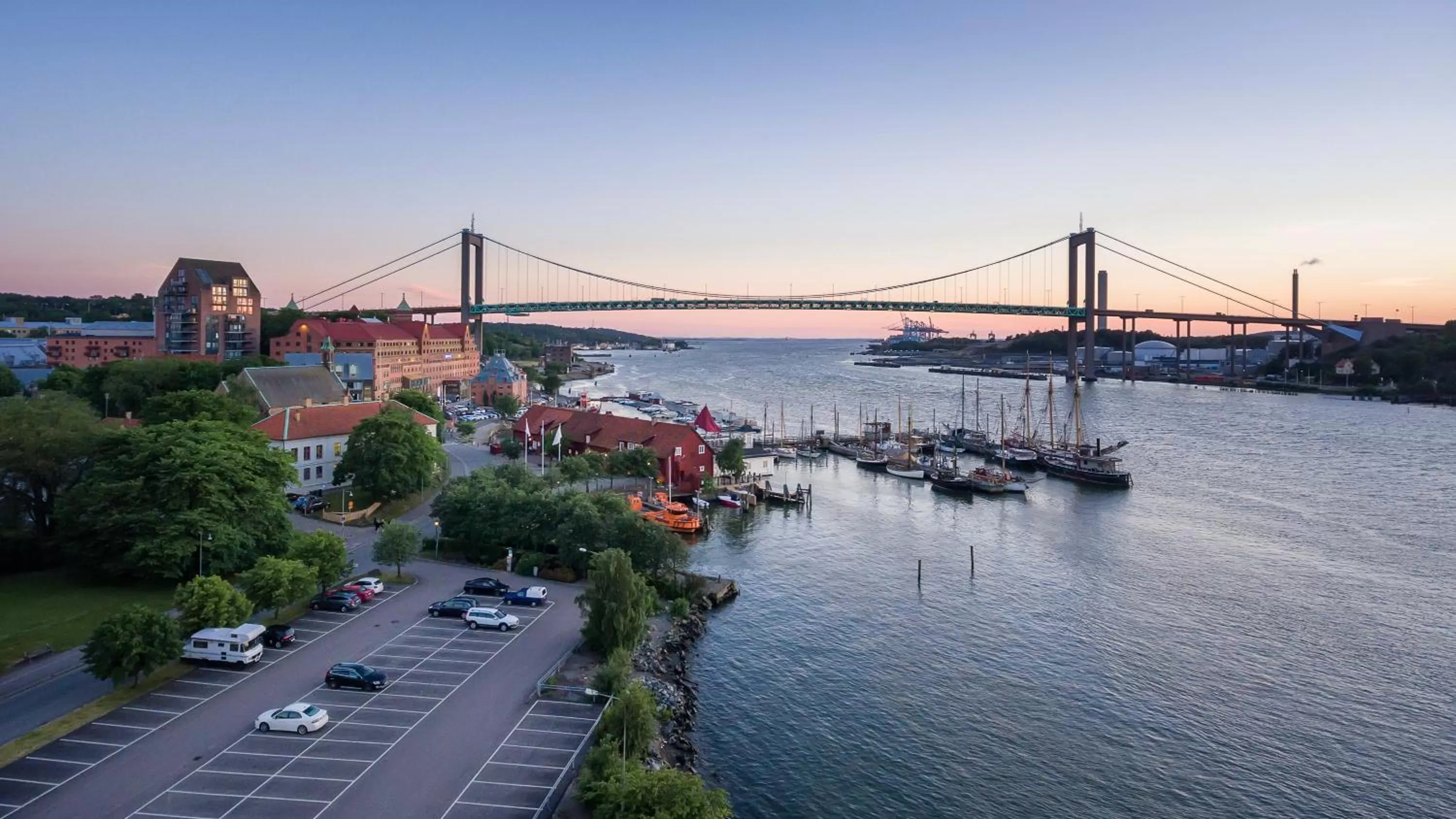 Property building in Quality Hotel Waterfront