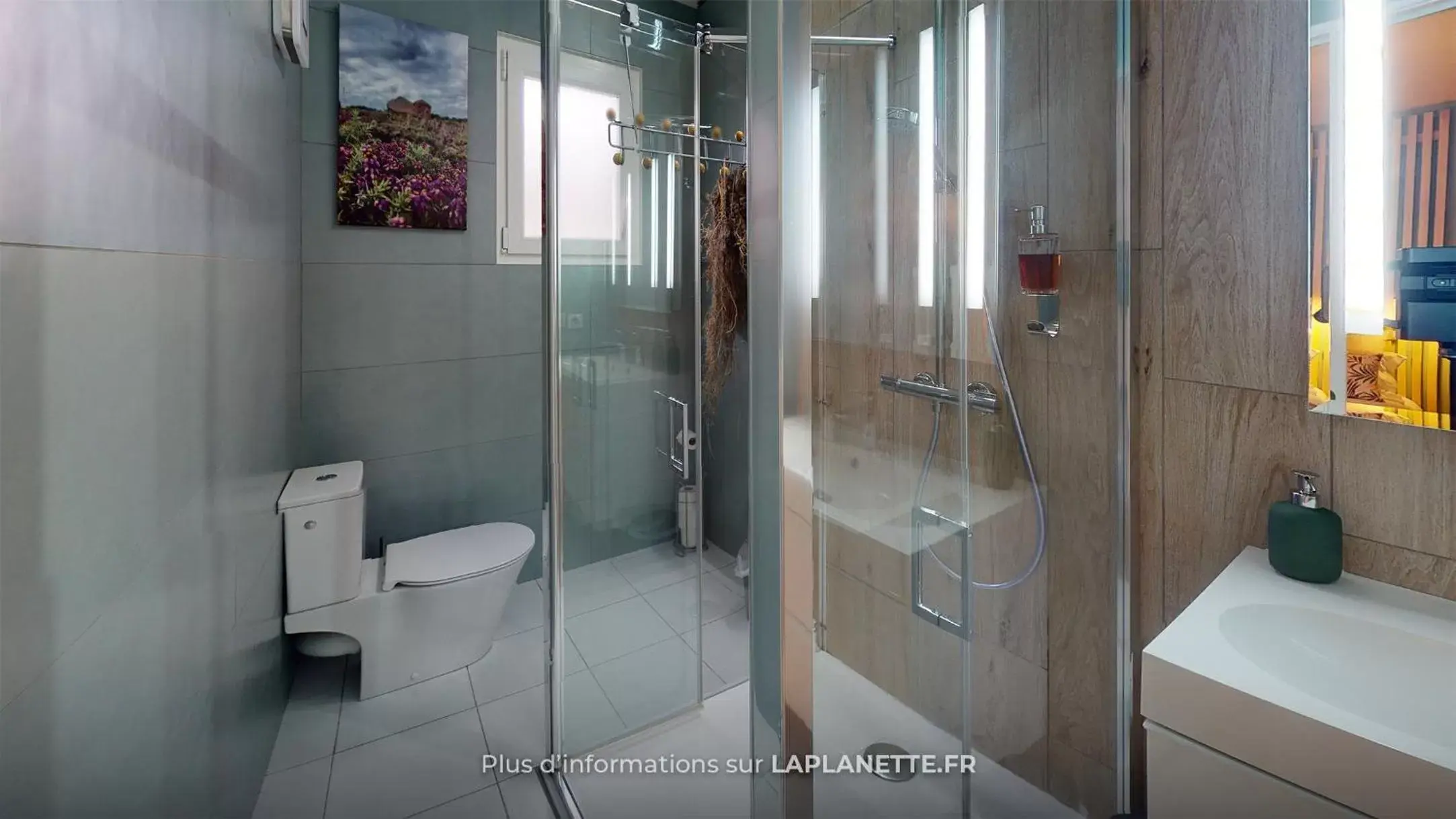 Double Room with Garden View in LA PLANETTE Double Room with Garden View in LA PLANETTE