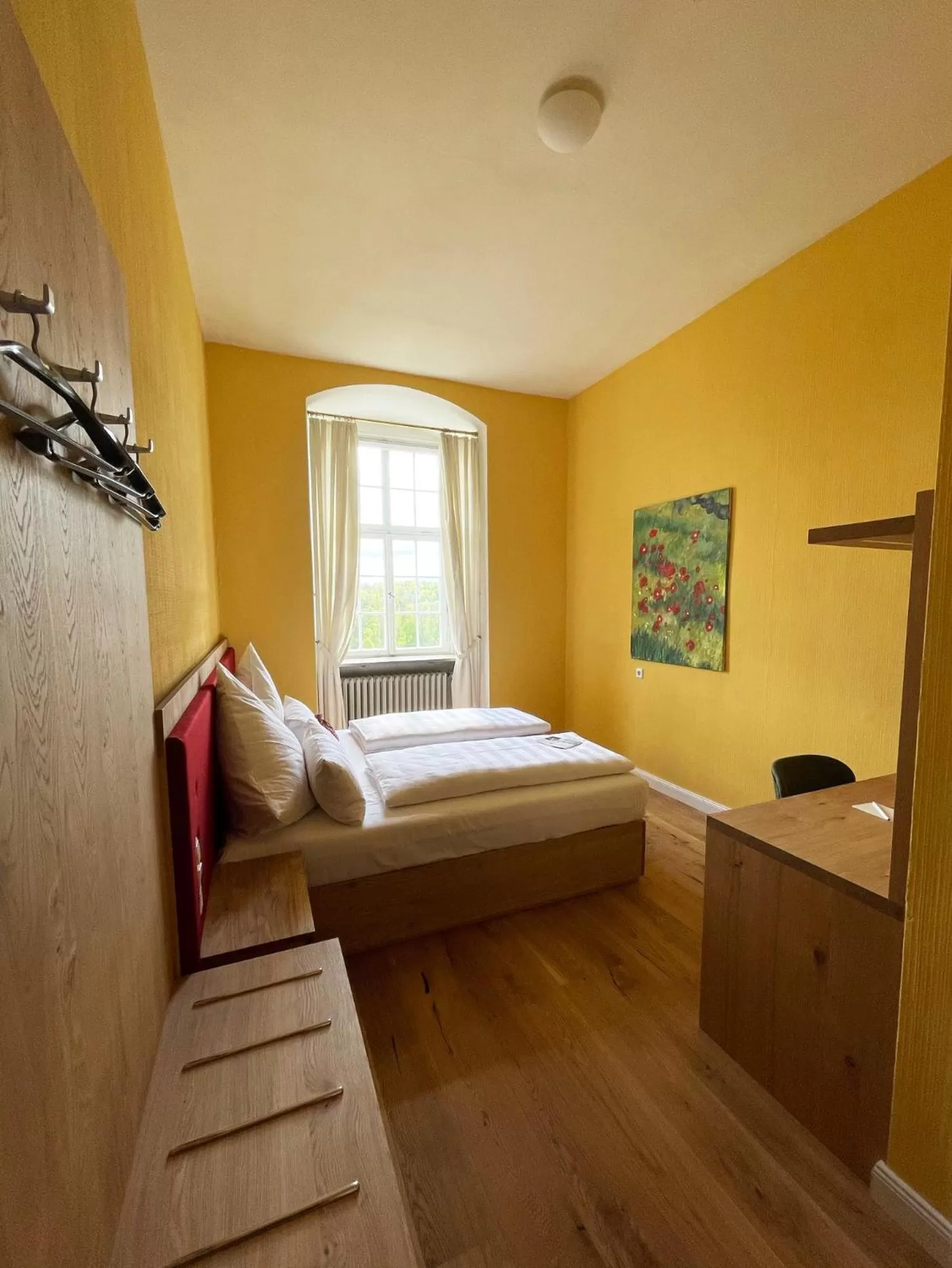 Bed in BioHotel Schloss Kirchberg