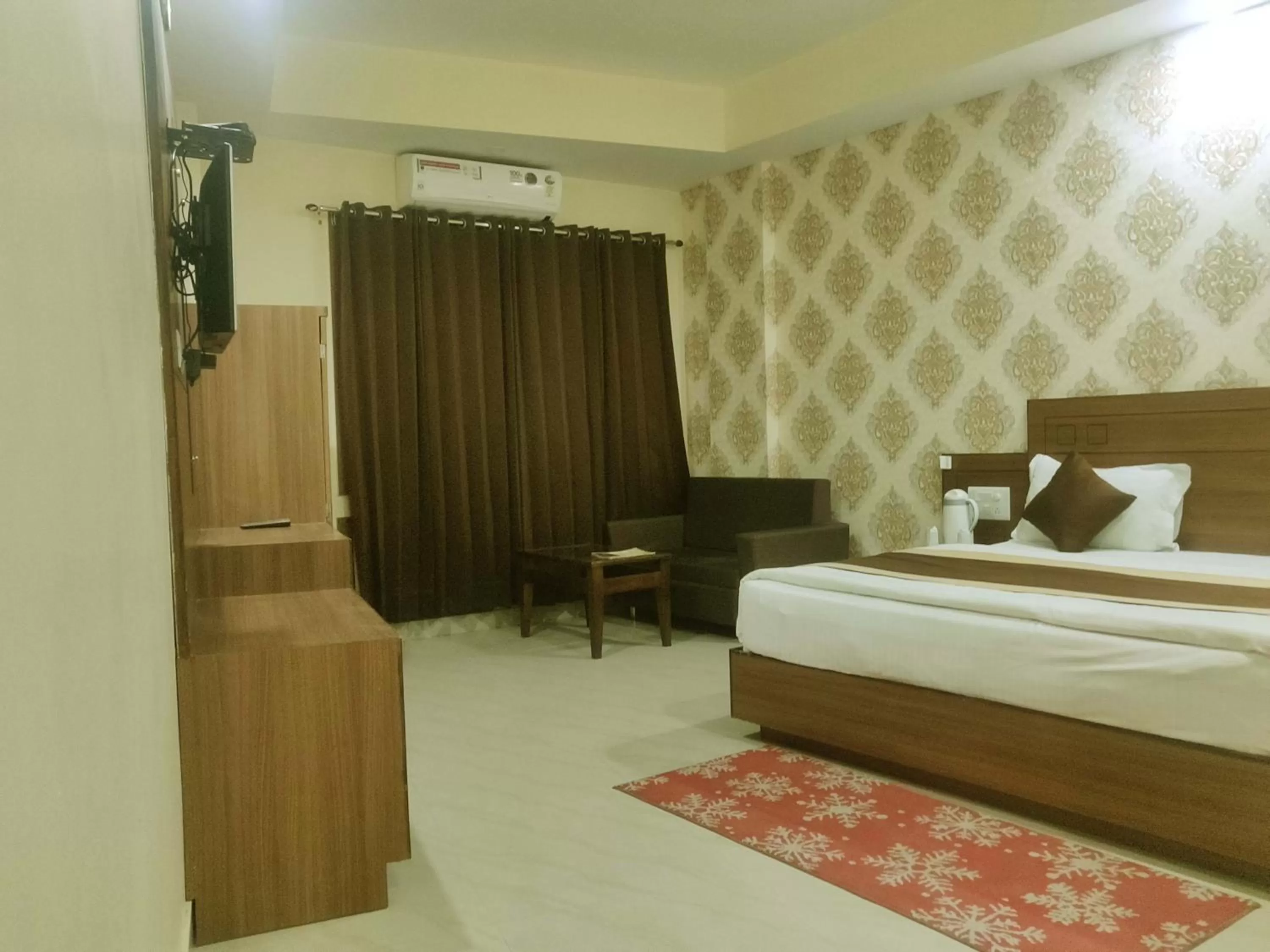 Bedroom, Bed in Hotel The Vaishno Devi Hills