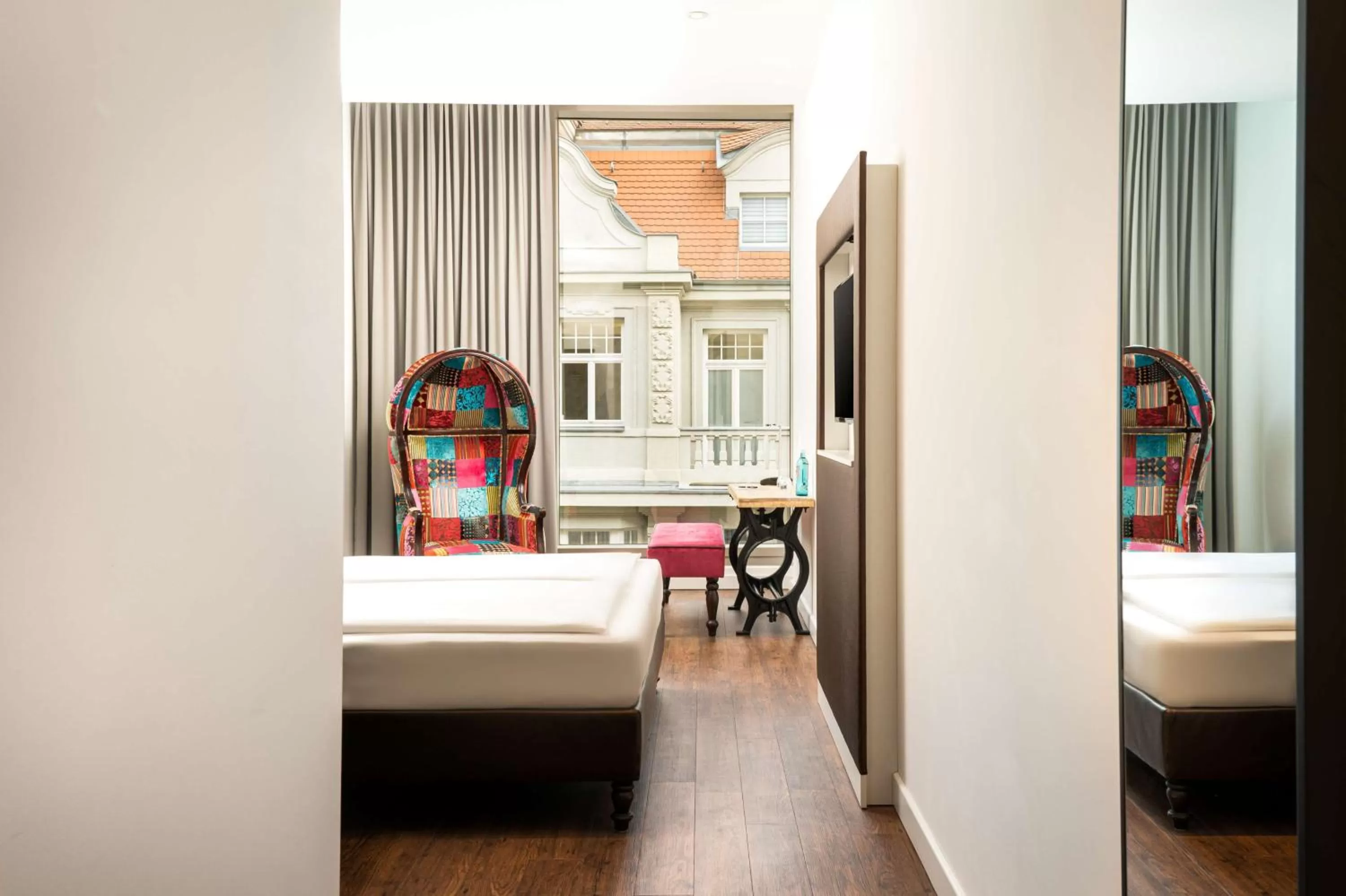 Bedroom, Bed in elaya hotel leipzig city center